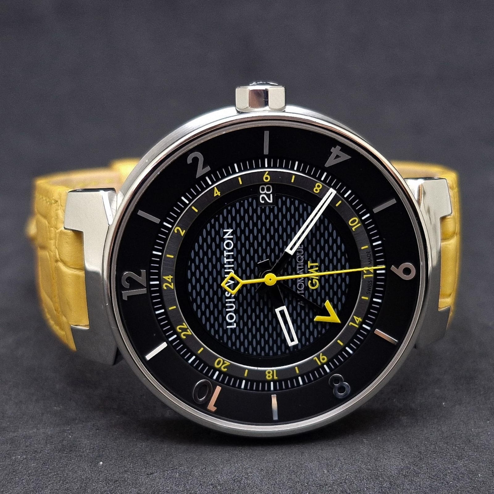 LOUIS VUITTON TAMBOUR MOON GMT