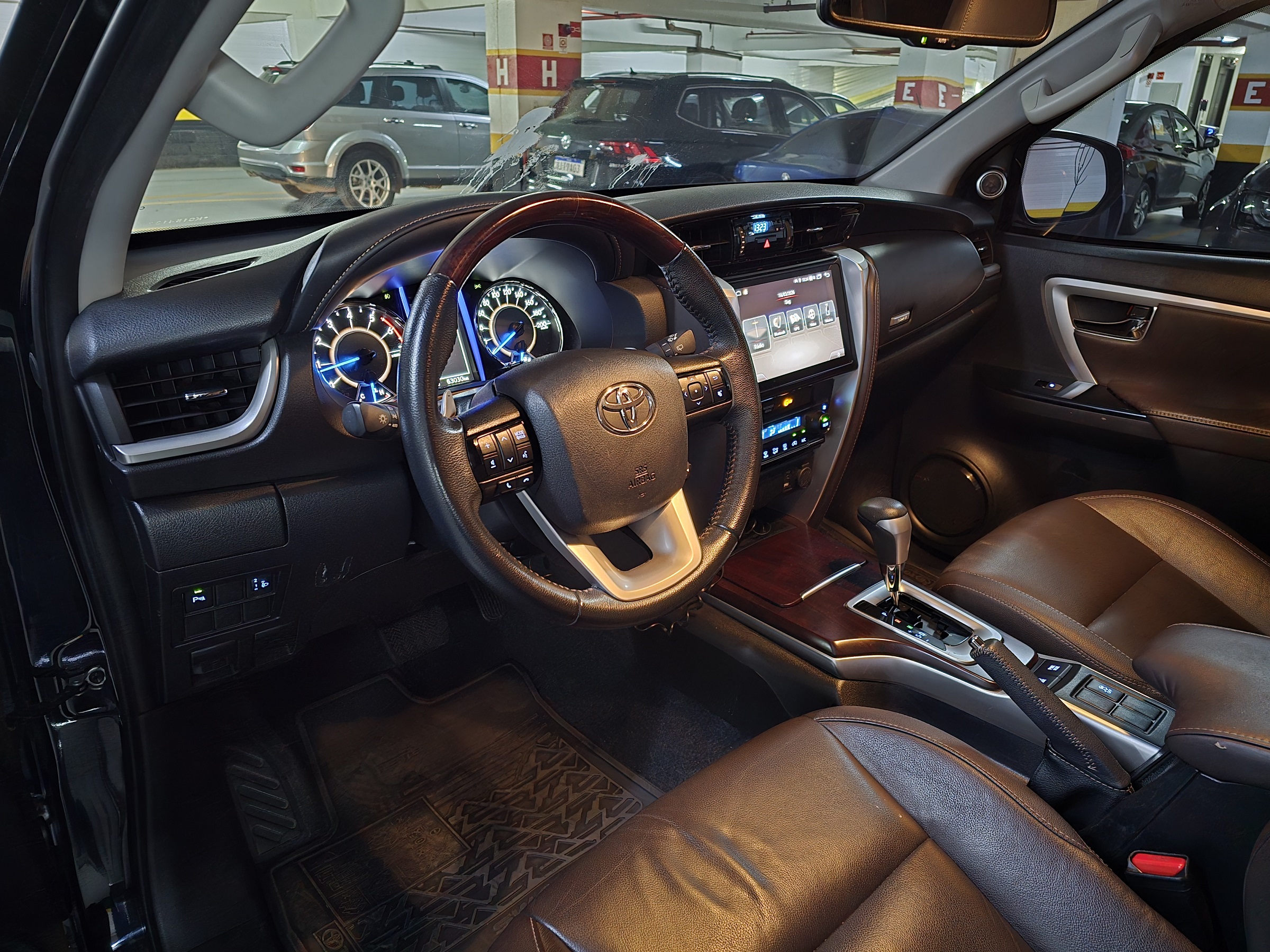 TOYOTA HILUX SW4 2.7 SRV 7 LUGARES 4X2 16V FLEX 4P AUTOMÁTICO
