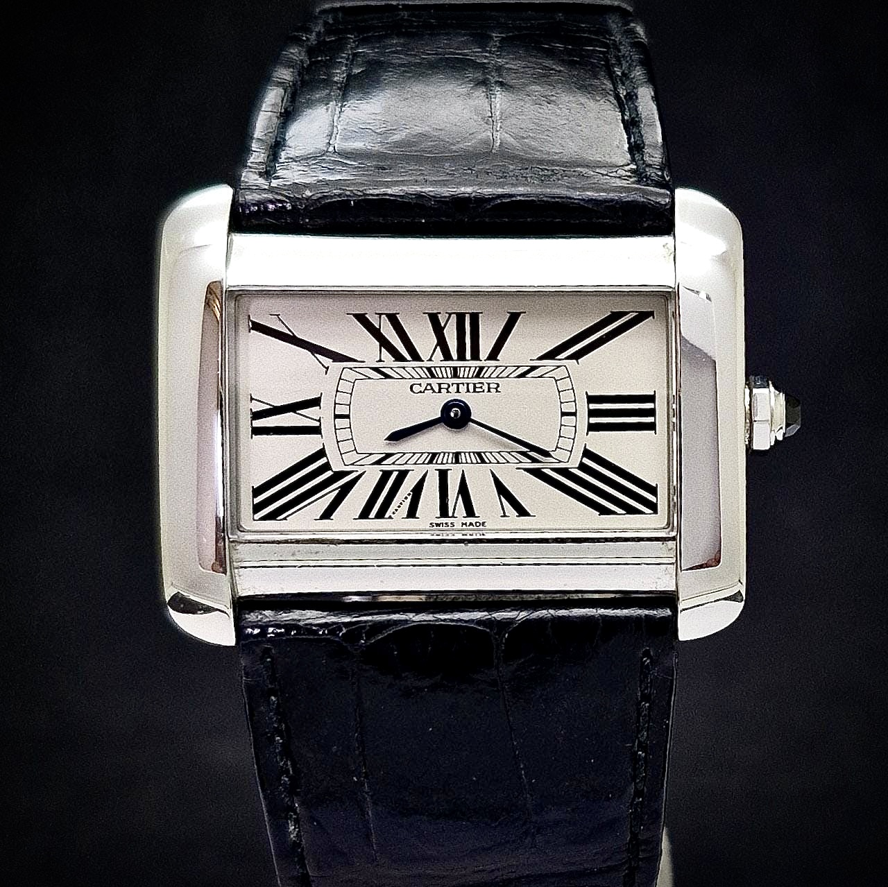 CARTIER TANK DIVAN