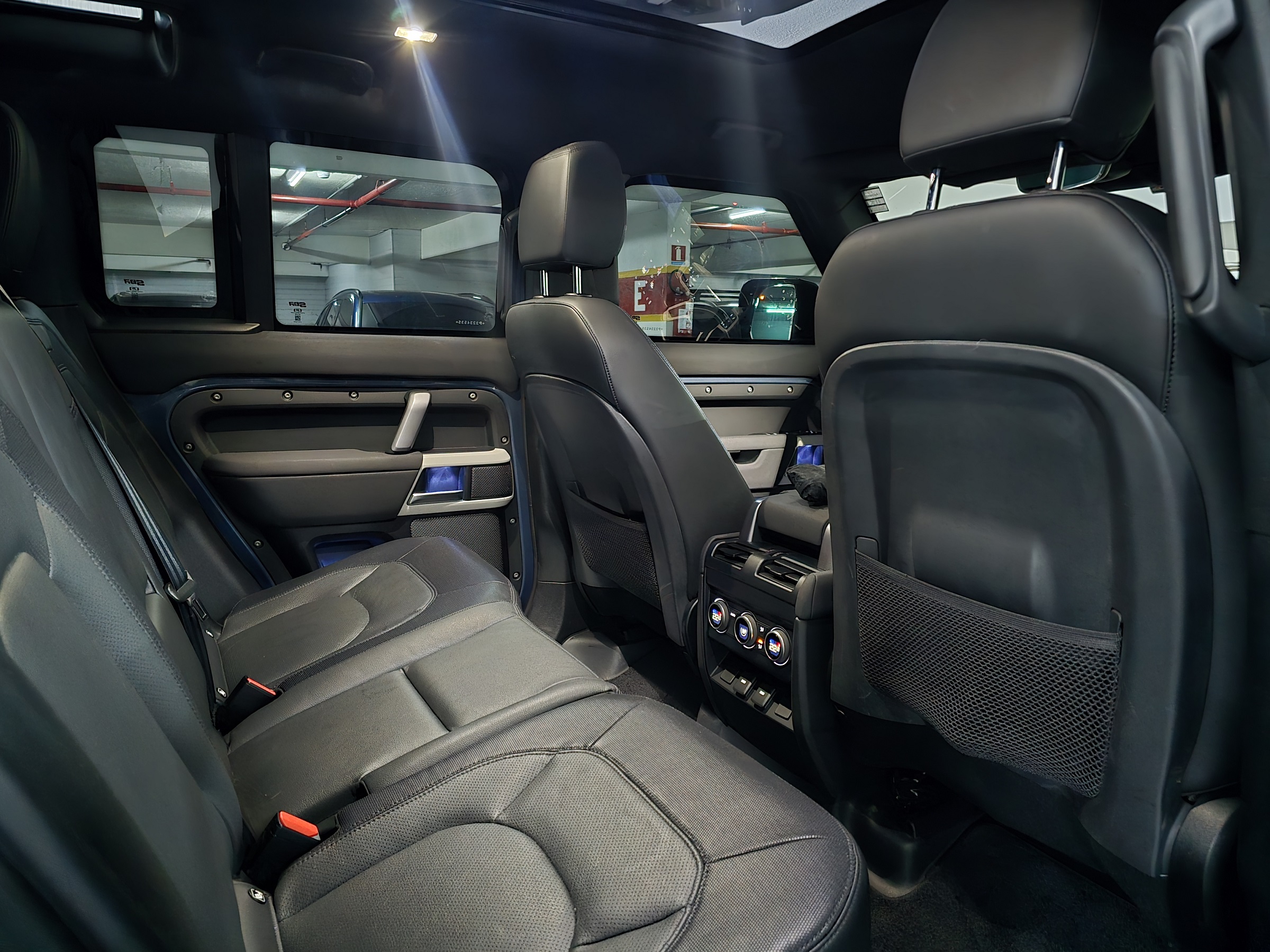 LAND ROVER DEFENDER 3.0 D300 TURBO DIESEL MHEV 110 X-DYNAMIC SE AWD AUTOMÁTICO