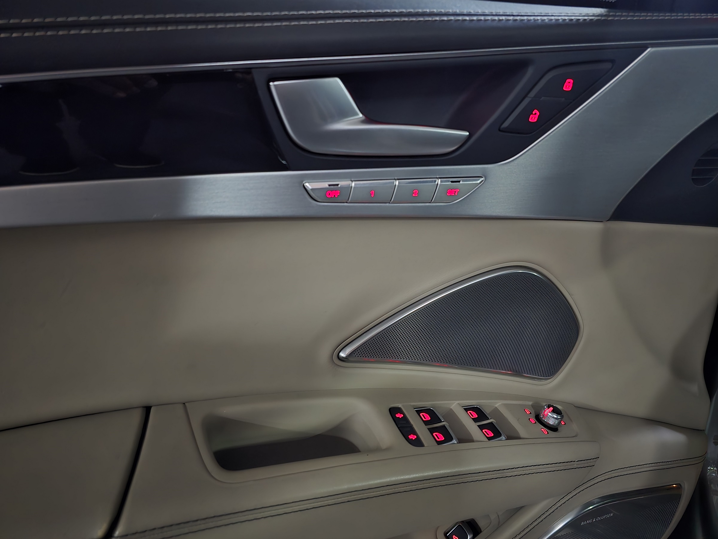 AUDI A8 6.3 FSI LONGO W12 48V GASOLINA 4P TIPTRONIC