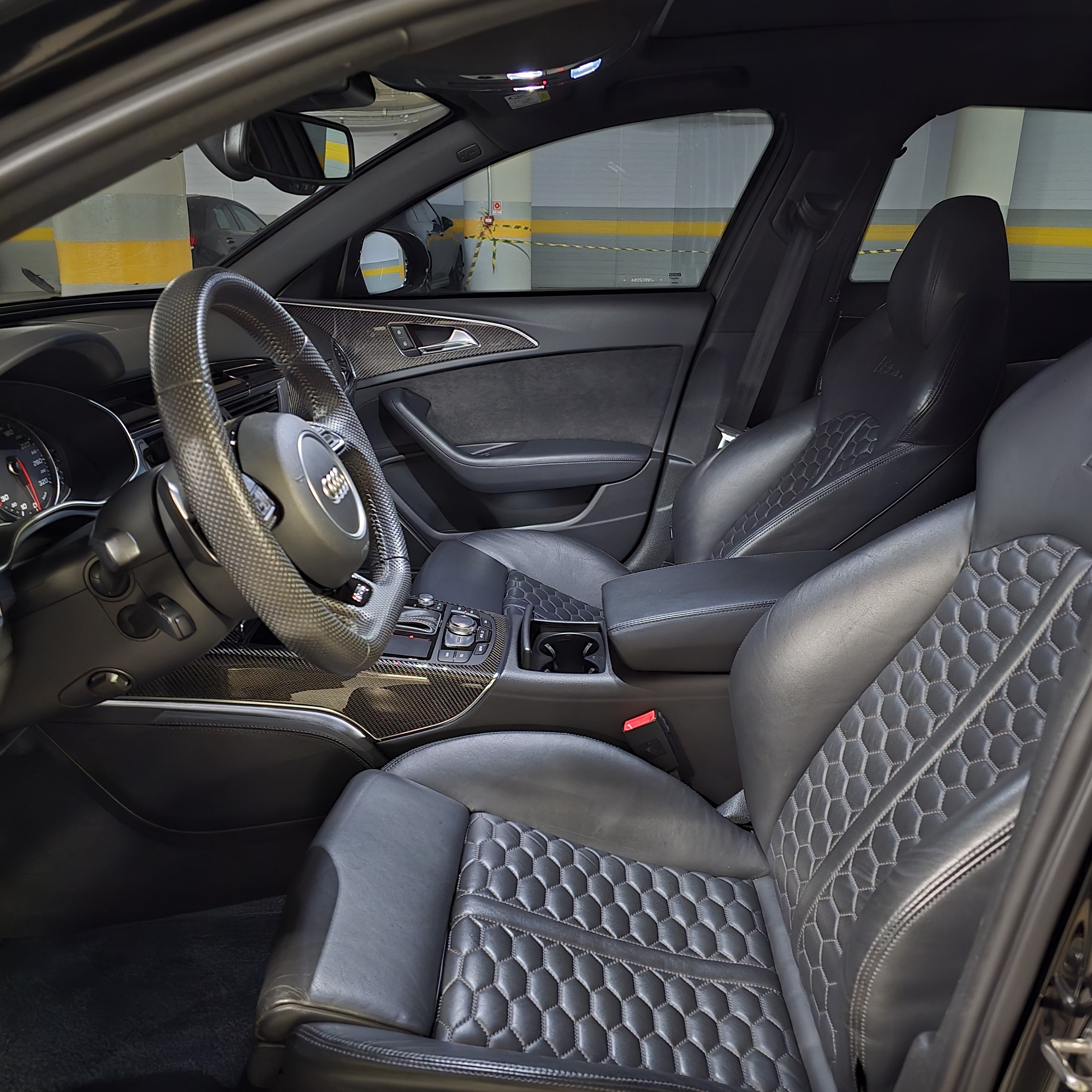 AUDI RS6 4.0 AVANT V8 32V BI-TURBO GASOLINA 4P TIPTRONIC