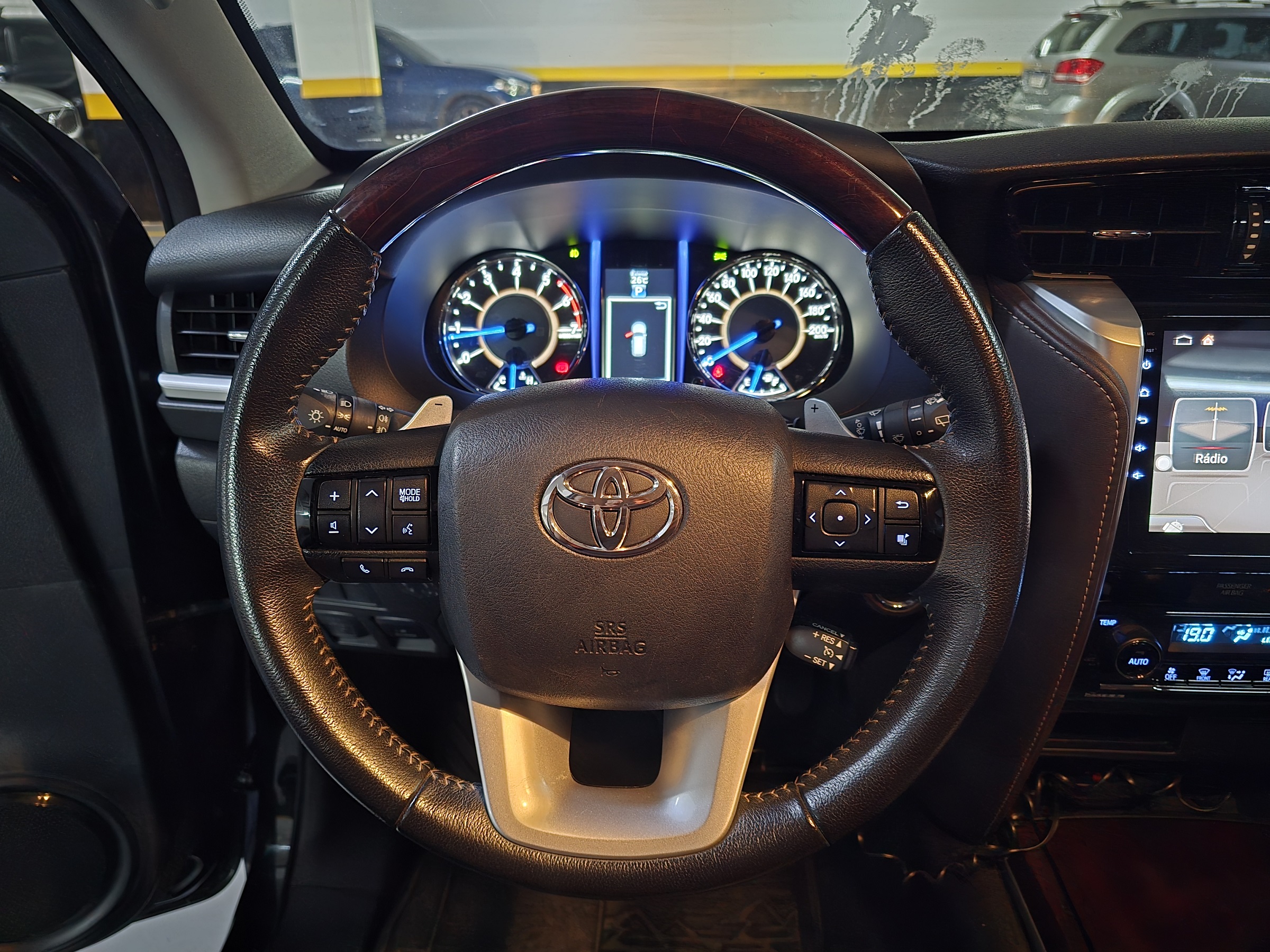 TOYOTA HILUX SW4 2.7 SRV 7 LUGARES 4X2 16V FLEX 4P AUTOMÁTICO