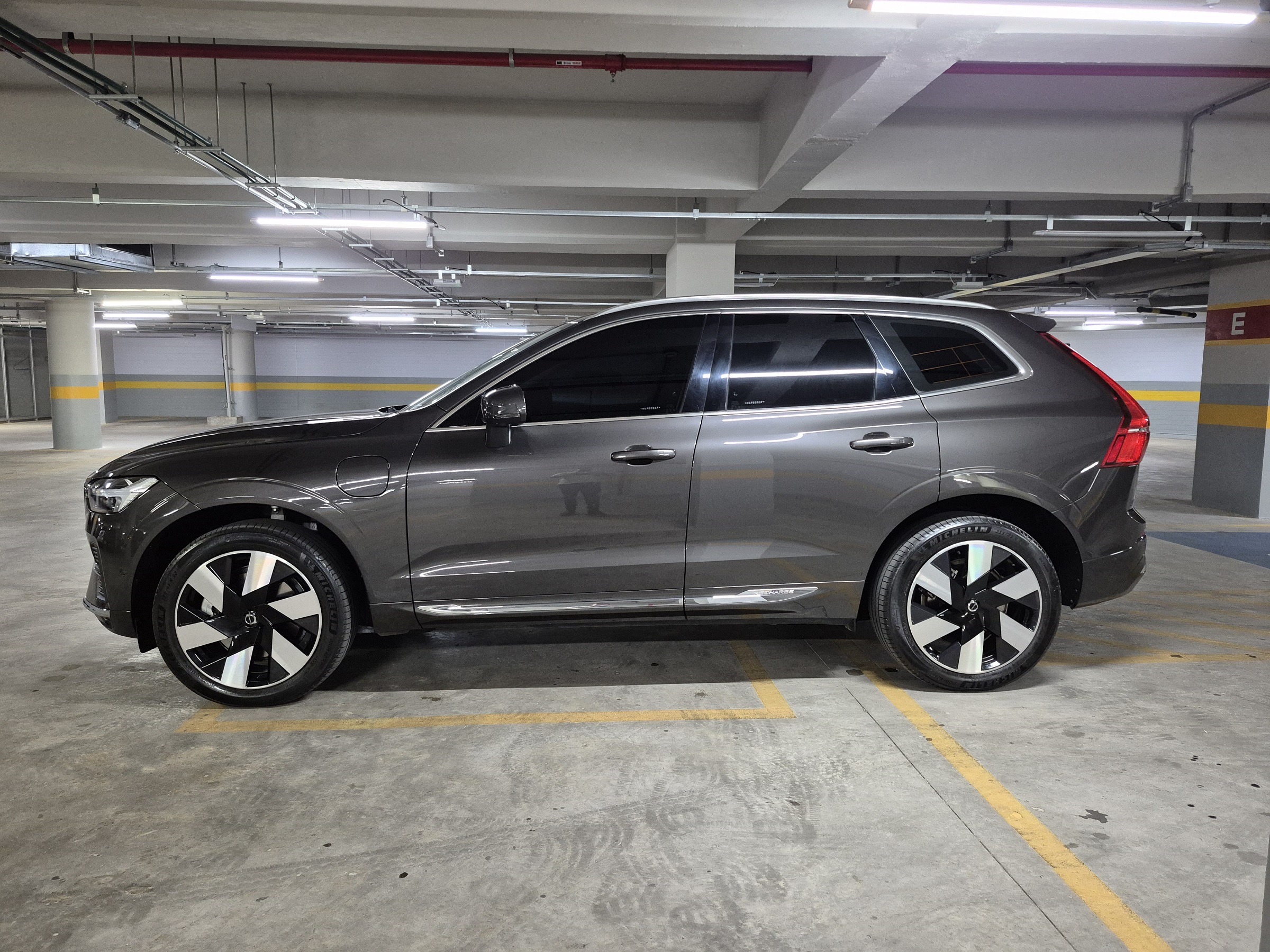 VOLVO XC60 2.0 T8 RECHARGE ULTIMATE DARK AWD GEARTRONIC