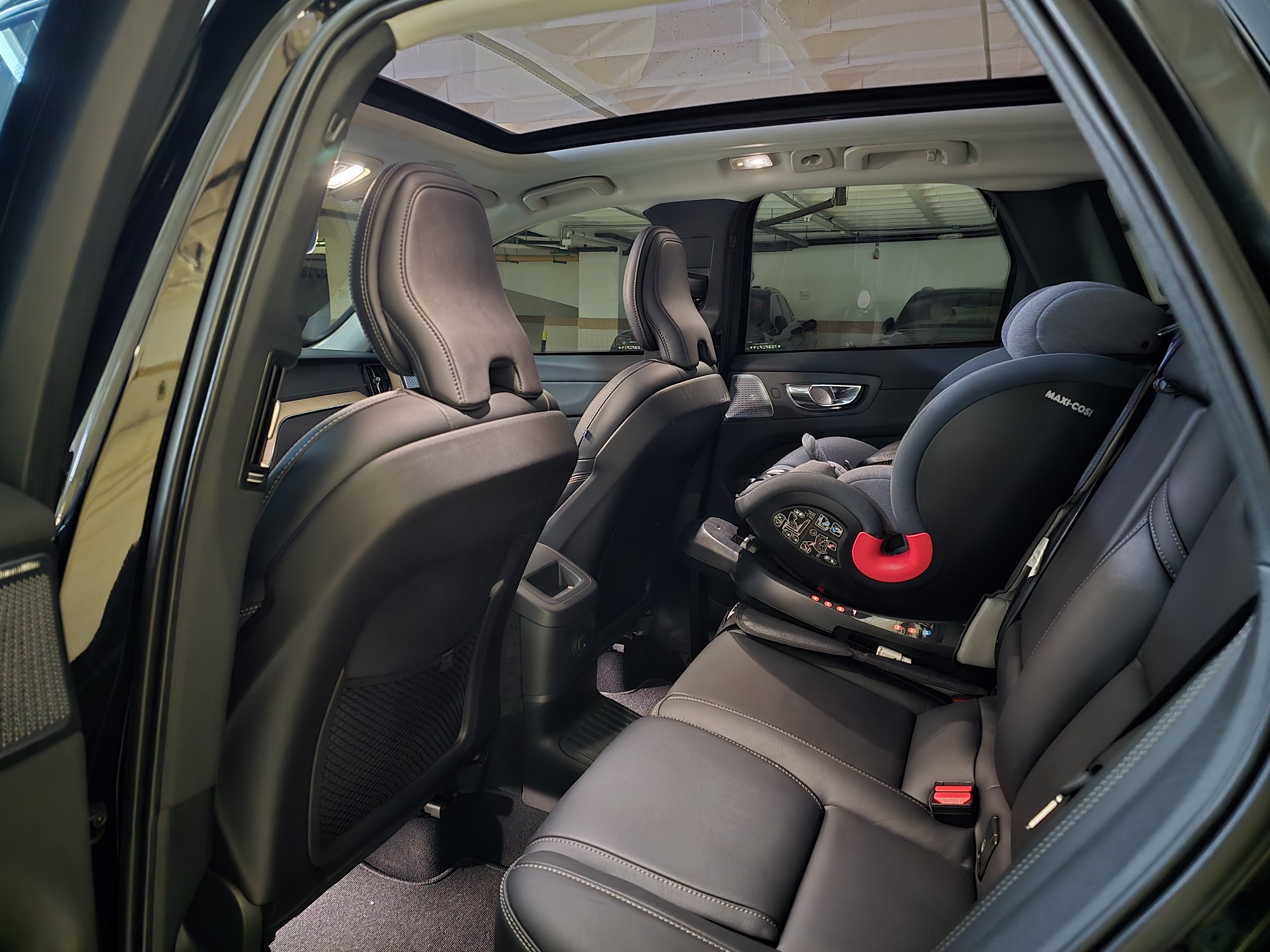 VOLVO XC60 2.0 T8 PHEV ULTRA DARK AWD GEARTRONIC