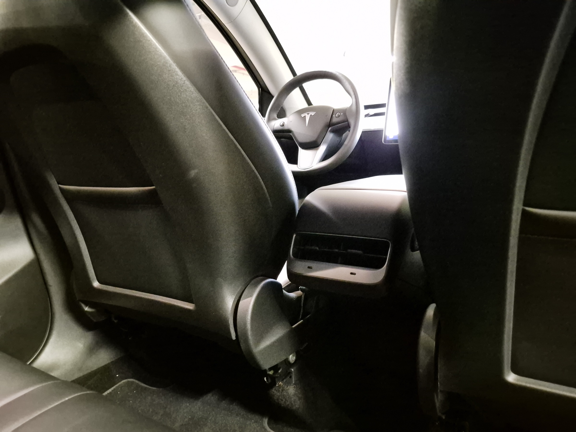 TESLA MODEL Y LONG RANGE PERFORMANCE AWD