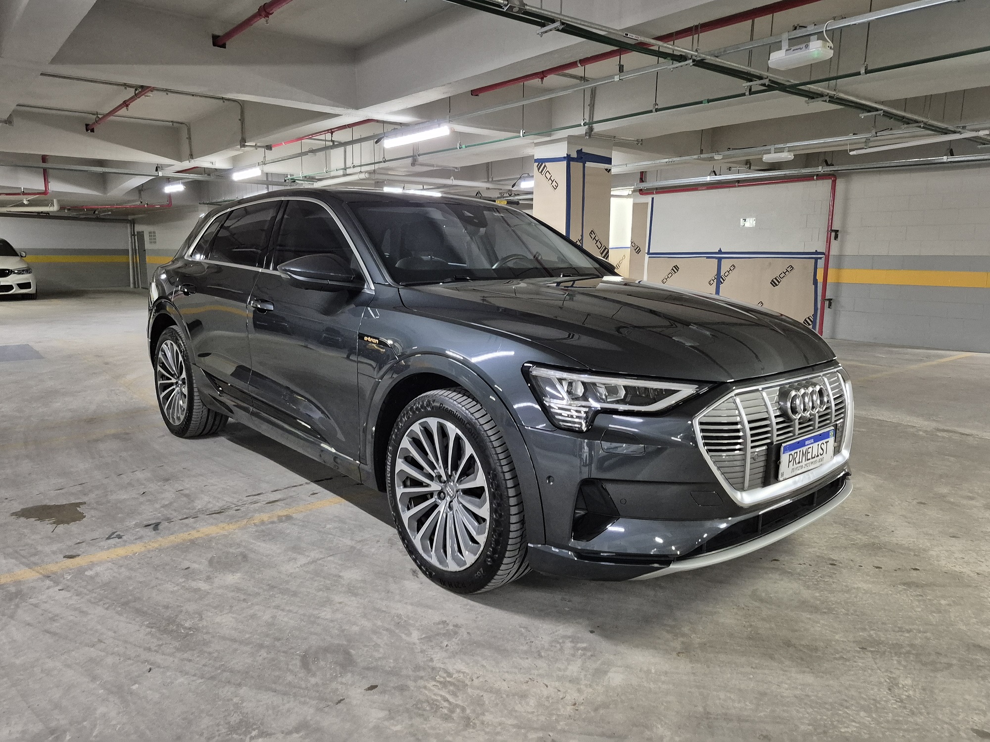 AUDI E-TRON ELÉTRICO PERFORMANCE QUATTRO