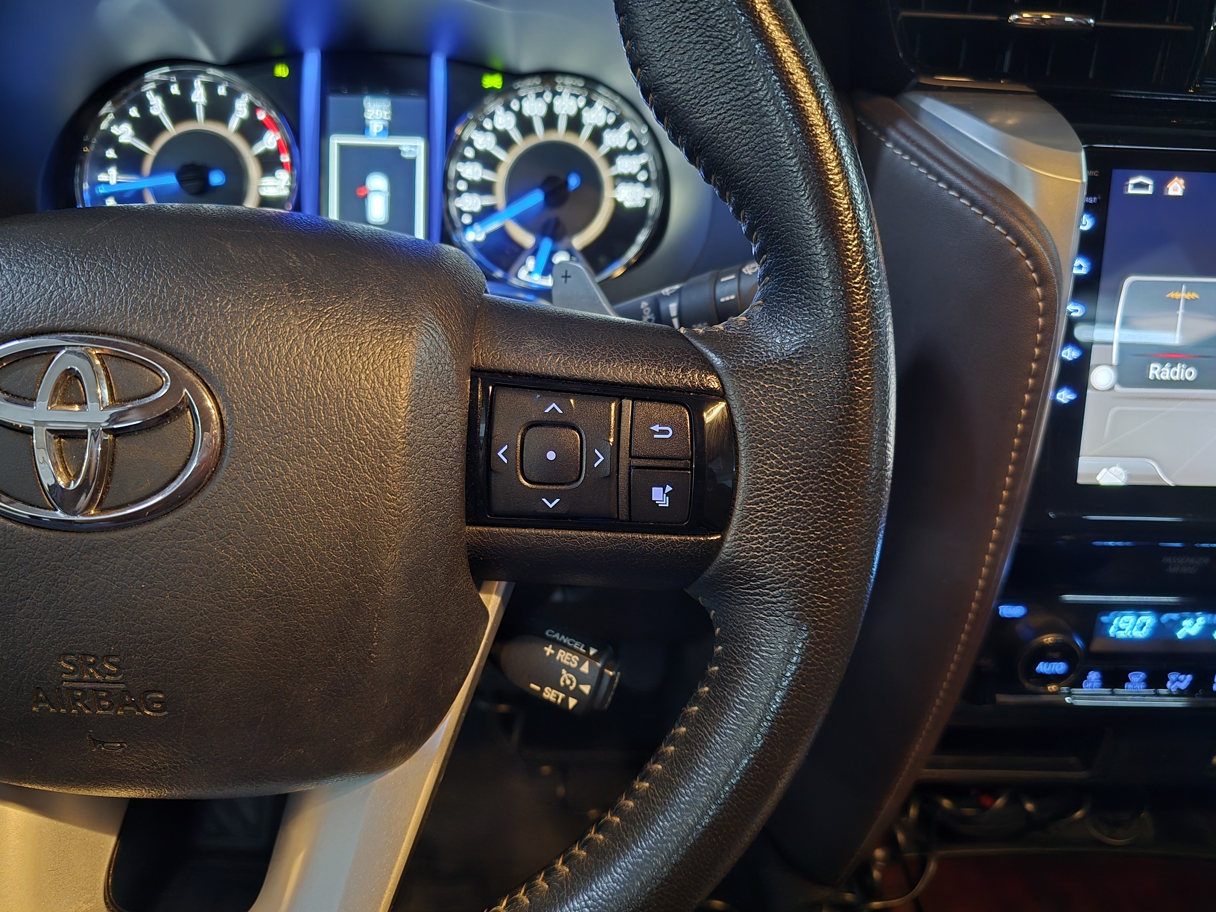 TOYOTA HILUX SW4 2.7 SRV 7 LUGARES 4X2 16V FLEX 4P AUTOMÁTICO