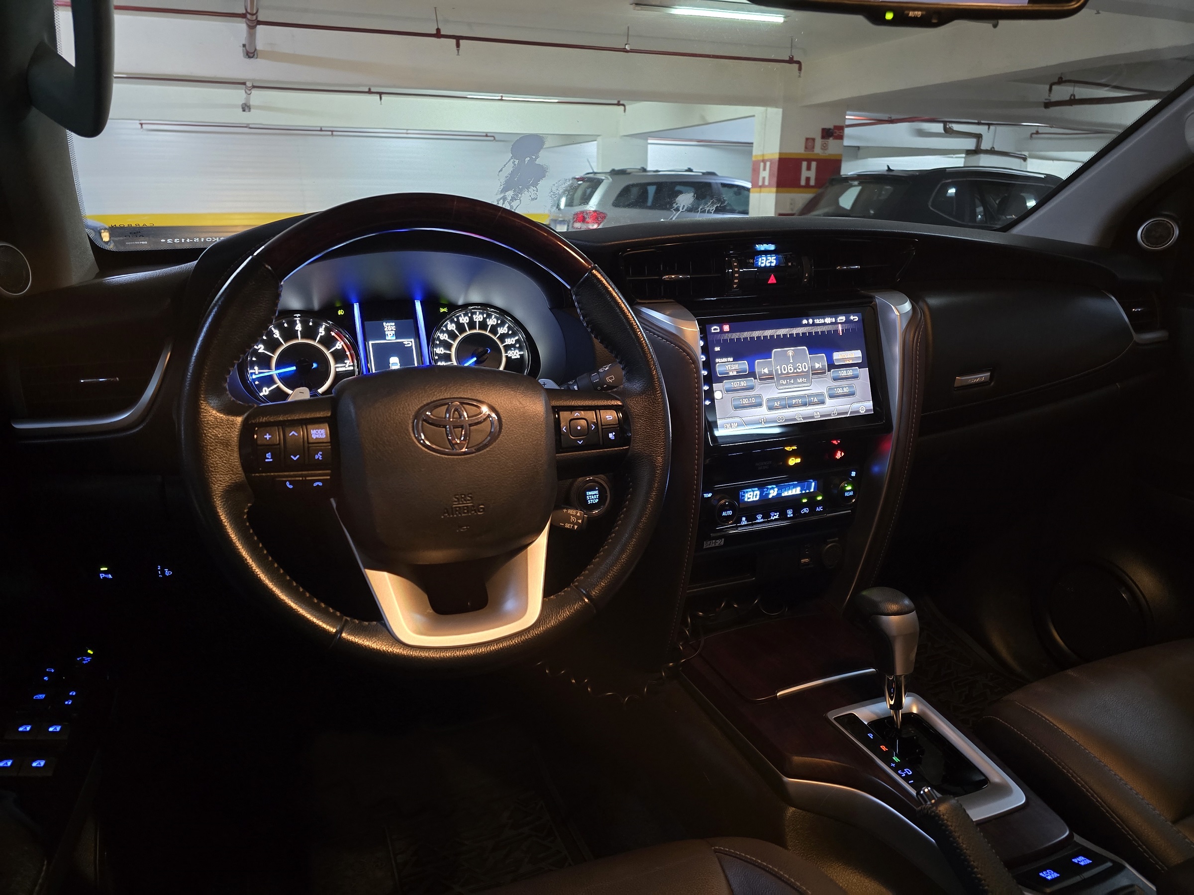 TOYOTA HILUX SW4 2.7 SRV 7 LUGARES 4X2 16V FLEX 4P AUTOMÁTICO