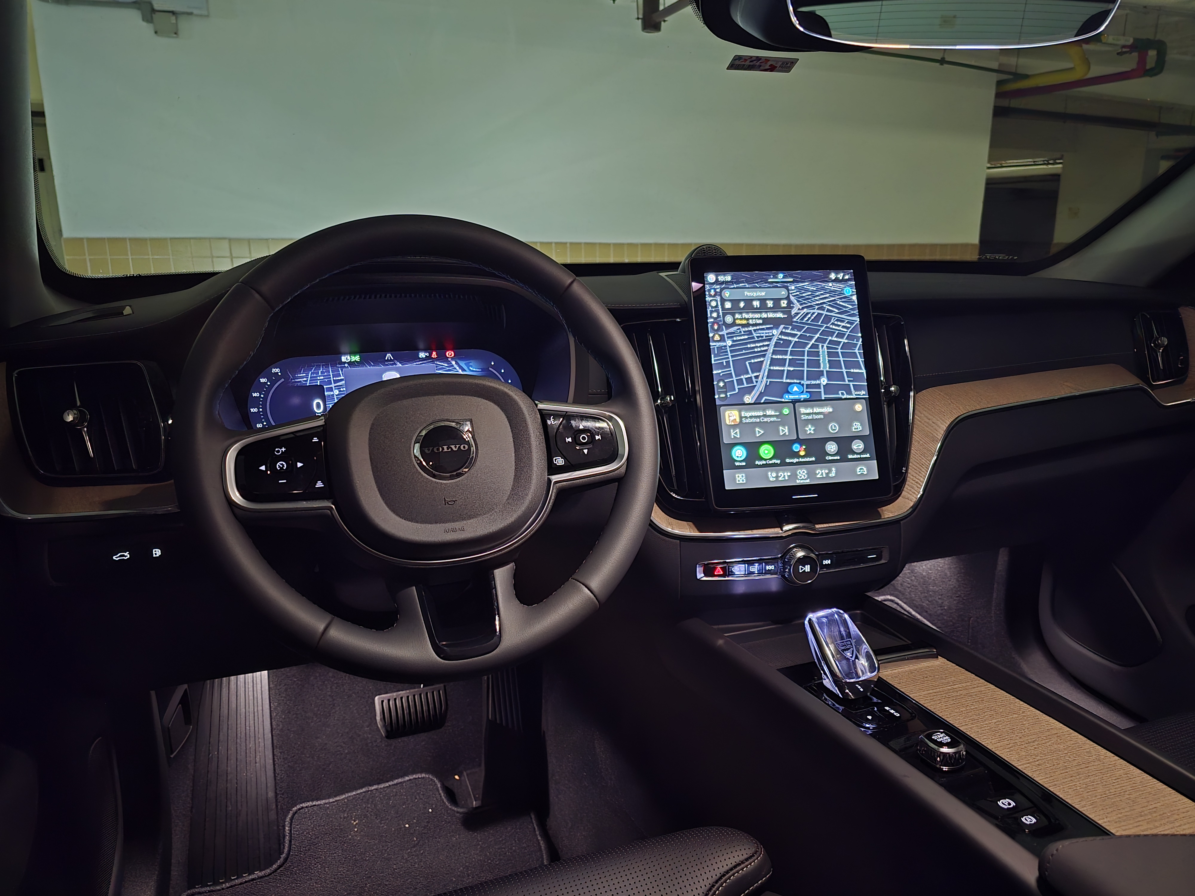 VOLVO XC60 2.0 T8 PHEV ULTRA DARK AWD GEARTRONIC