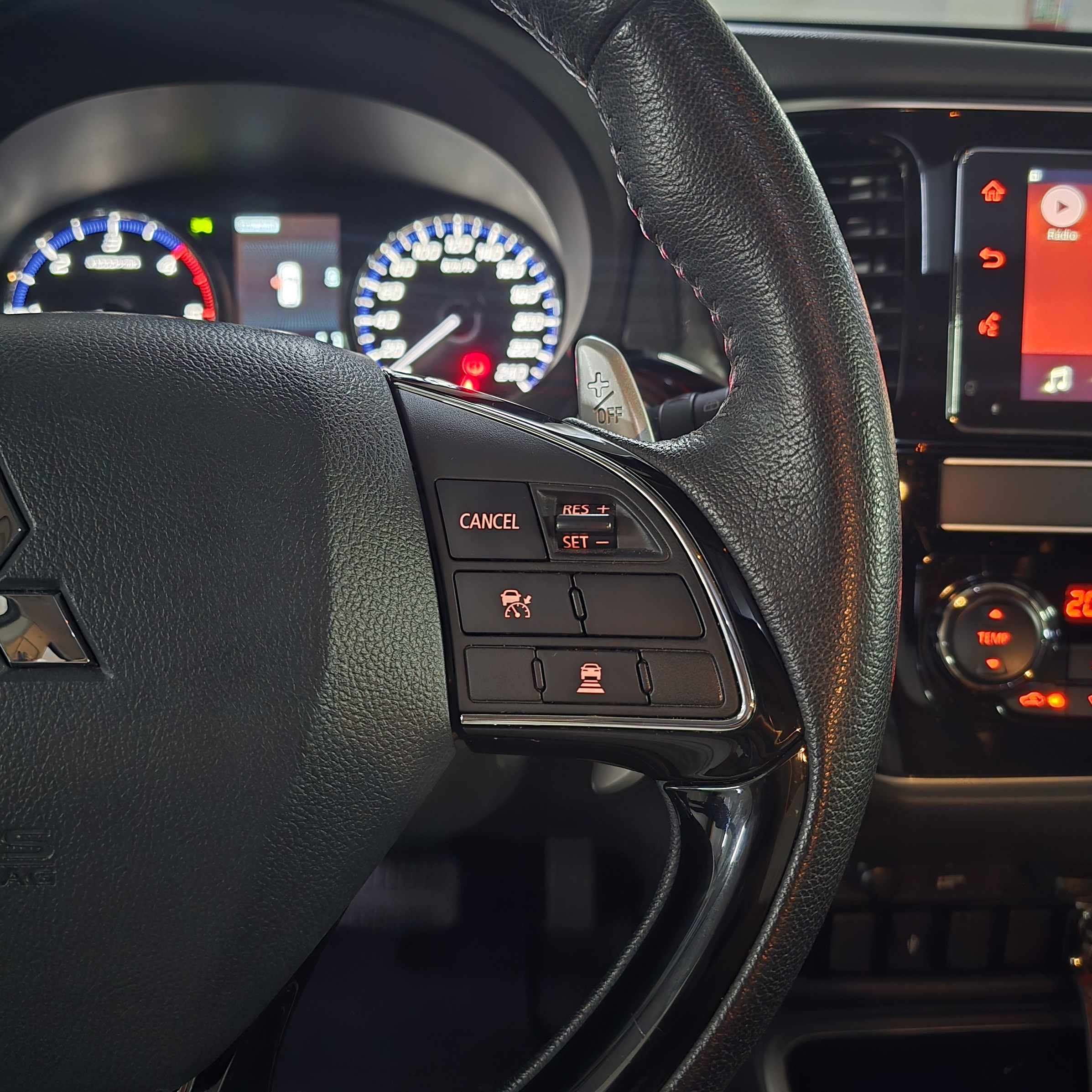 MITSUBISHI OUTLANDER 3.0 MIVEC V6 GASOLINA HPE-S AWD AUTOMÁTICO