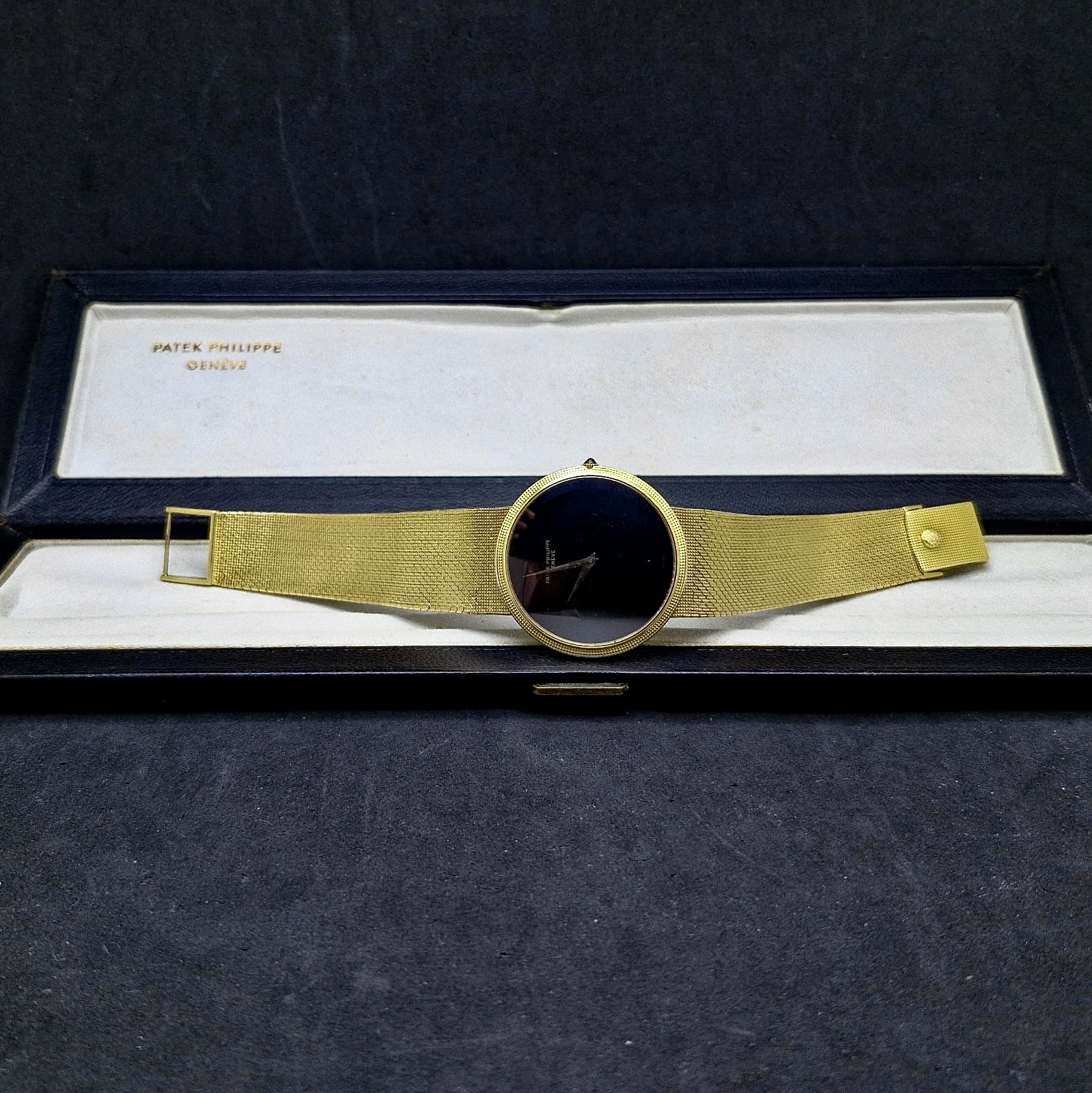 PATEK PHILIPPE CALATRAVA