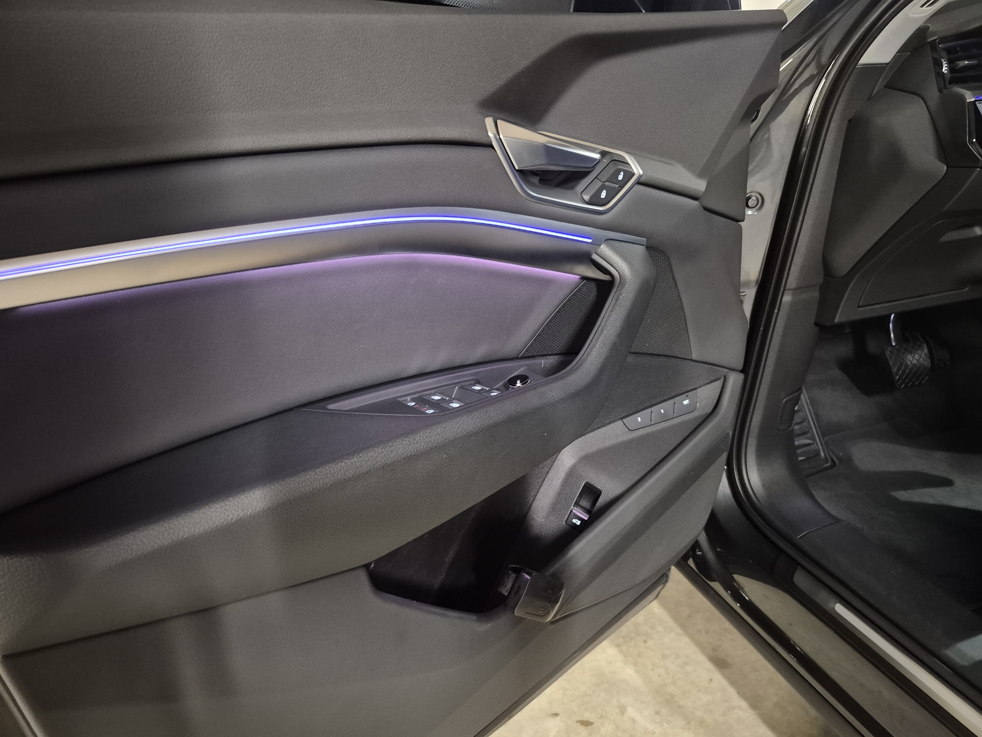AUDI E-TRON ELÉTRICO PERFORMANCE QUATTRO