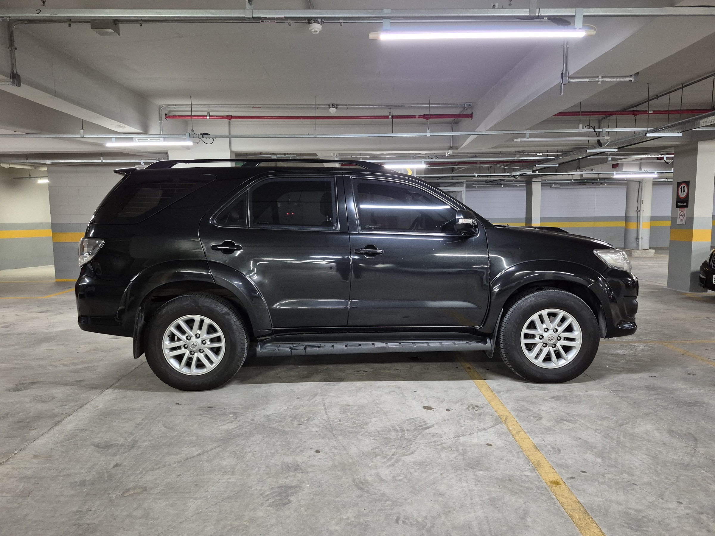 TOYOTA HILUX SW4 3.0 SRV 4X4 16V TURBO INTERCOOLER DIESEL 4P AUTOMÁTICO