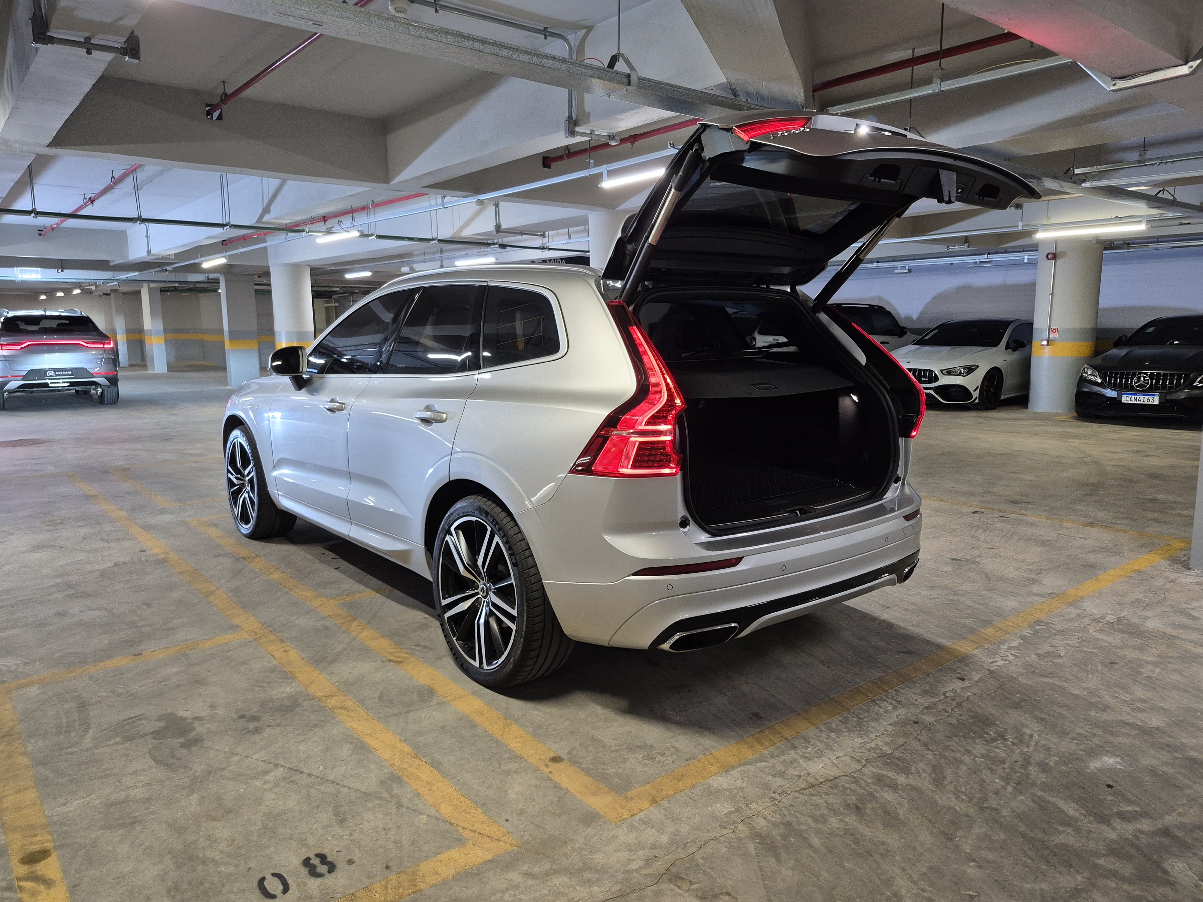 VOLVO XC60 2.0 T5 R DESIGN TURBO GASOLINA 4P AUTOMÁTICO