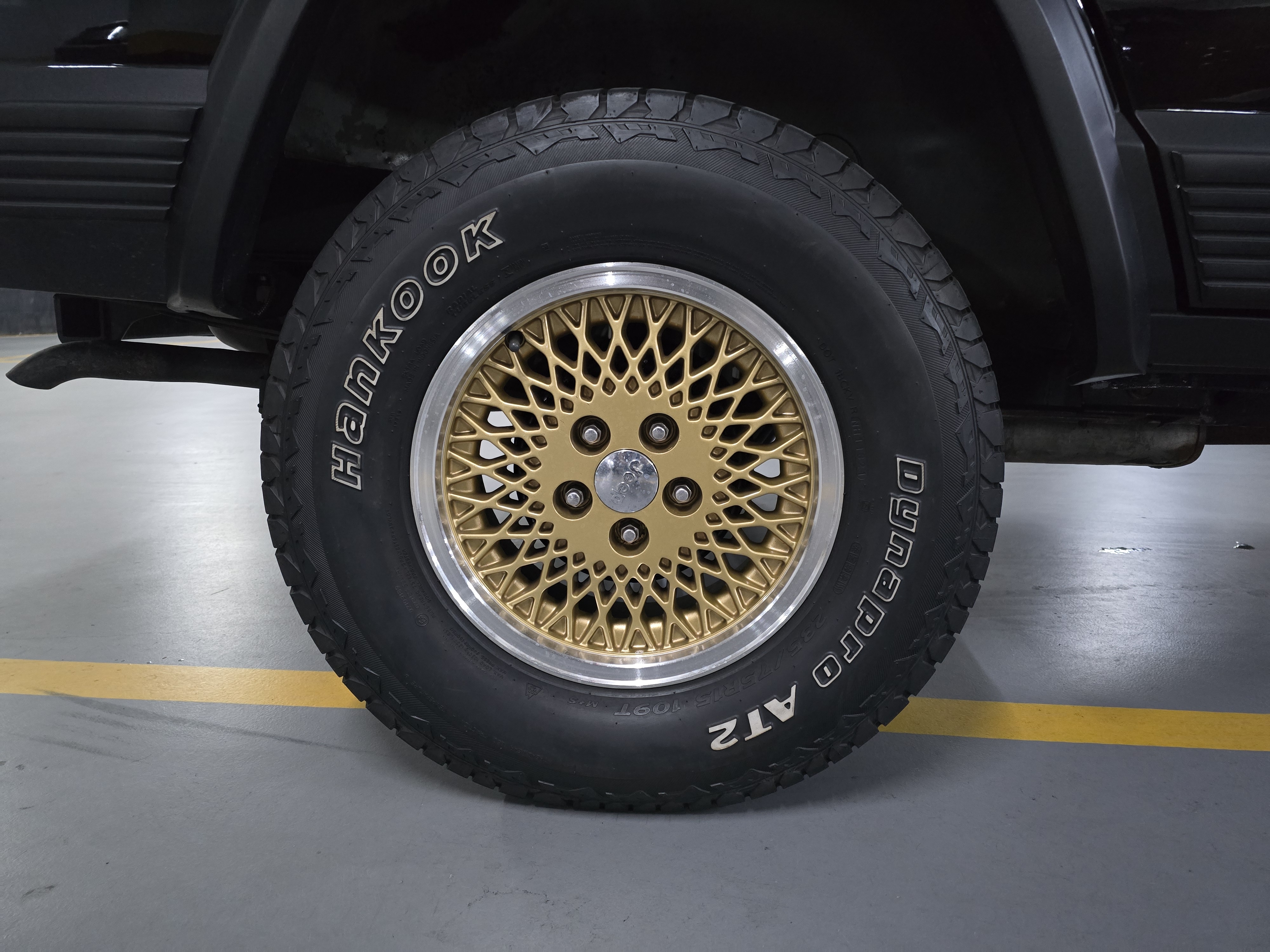 JEEP CHEROKEE 4.0 SPORT 4X4 6I 12V GASOLINA 4P AUTOMÁTICO