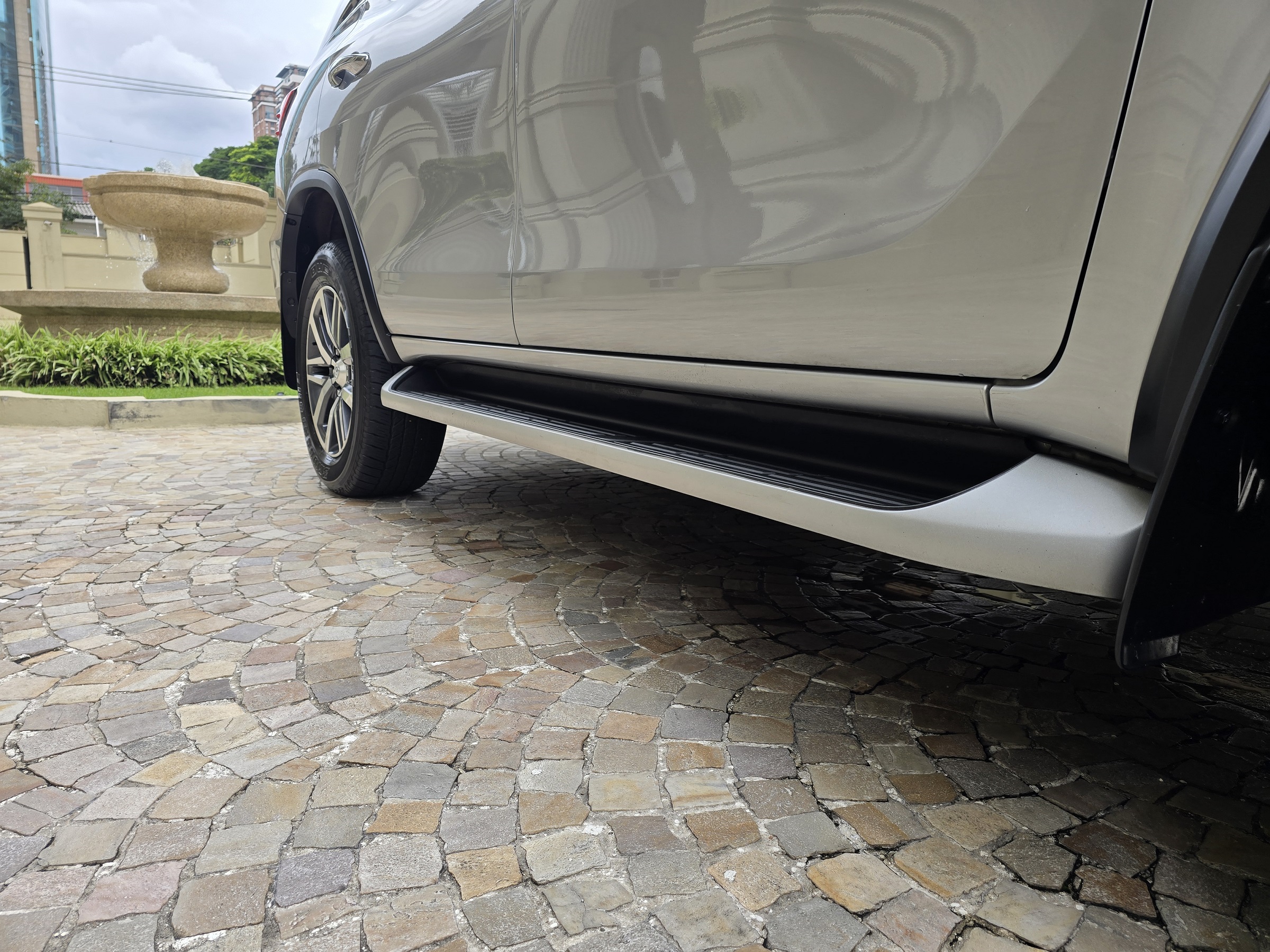 TOYOTA HILUX 2.8 SRX 4X4 7 LUGARES 16V TURBO INTERCOOLER DIESEL 4P AUTOMÁTICO