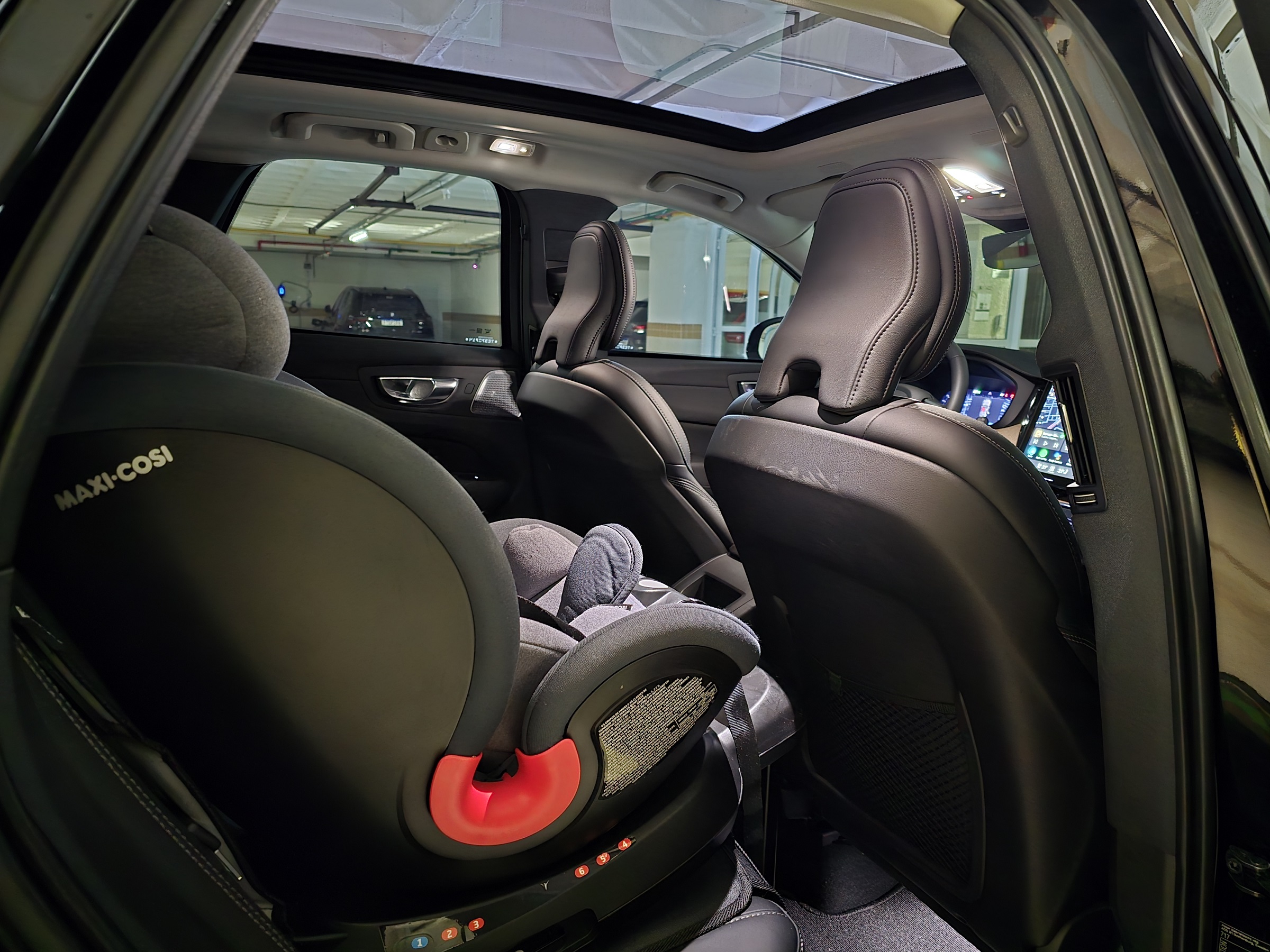 VOLVO XC60 2.0 T8 PHEV ULTRA DARK AWD GEARTRONIC