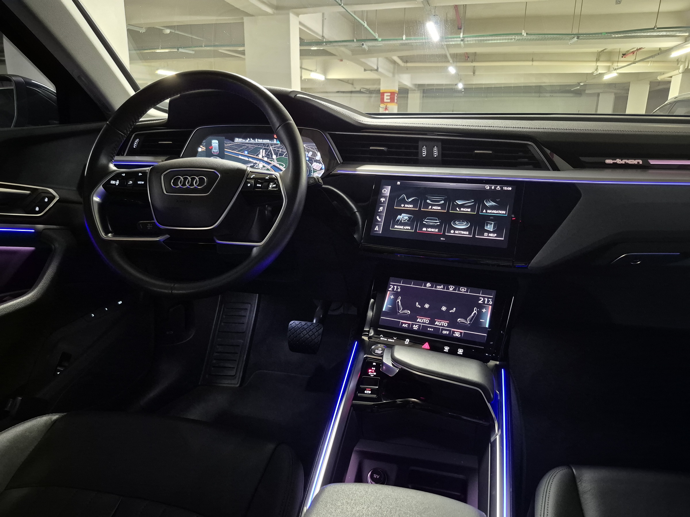 AUDI E-TRON ELÉTRICO PERFORMANCE QUATTRO