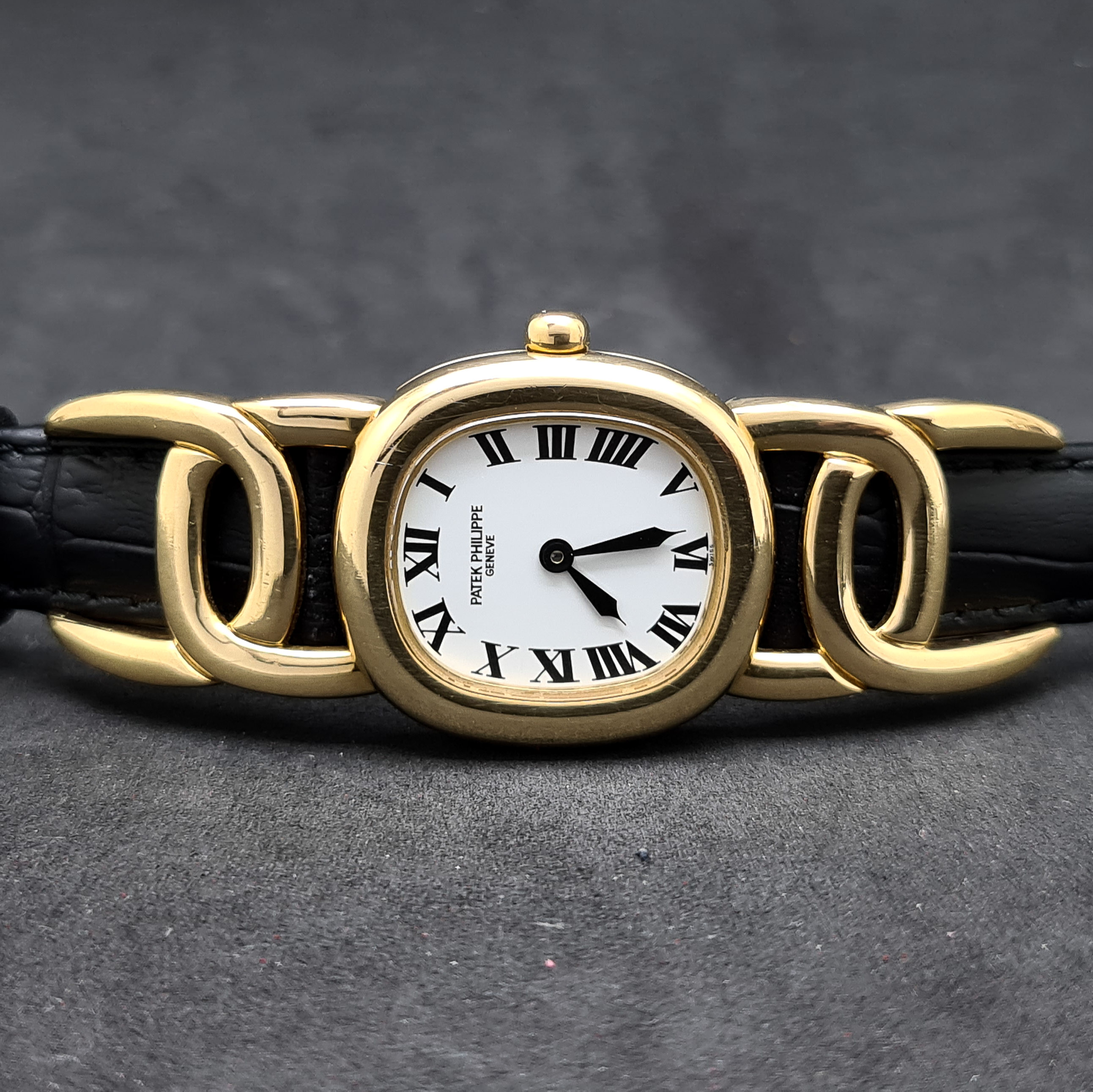 PATEK PHILIPPE GOLDEN ELLIPSE