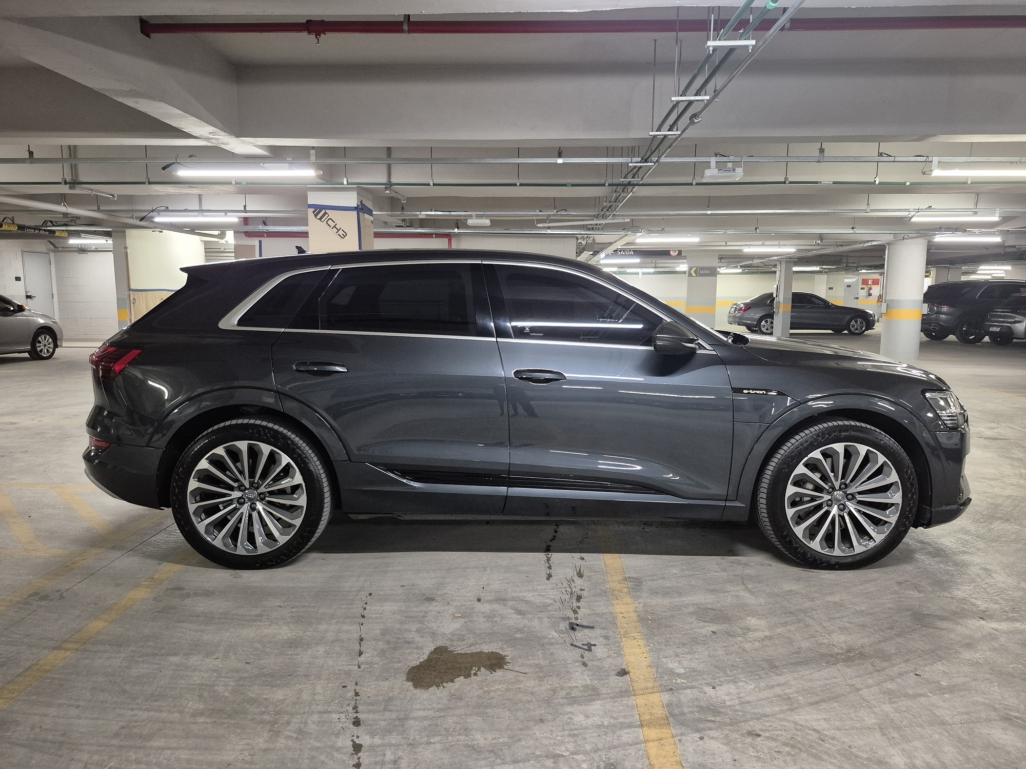 AUDI E-TRON ELÉTRICO PERFORMANCE QUATTRO