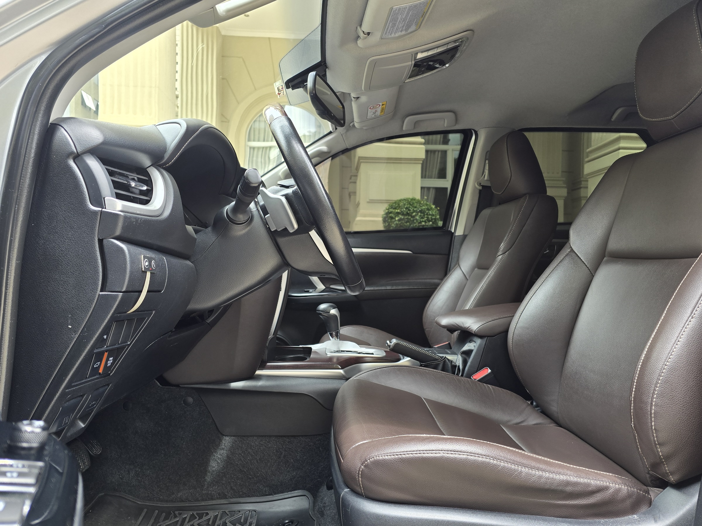 TOYOTA HILUX 2.8 SRX 4X4 7 LUGARES 16V TURBO INTERCOOLER DIESEL 4P AUTOMÁTICO