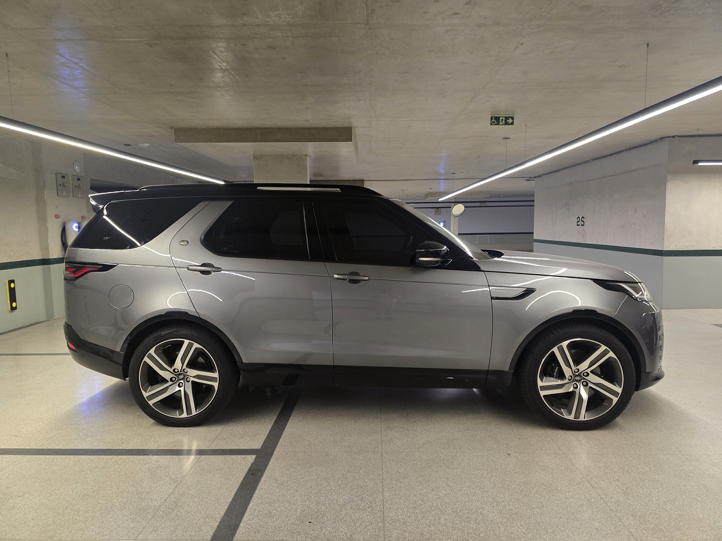 LAND ROVER DISCOVERY 3.0 D300 TURBO DIESEL MHEV METROPOLITAN  EDITION AUTOMÁTICO