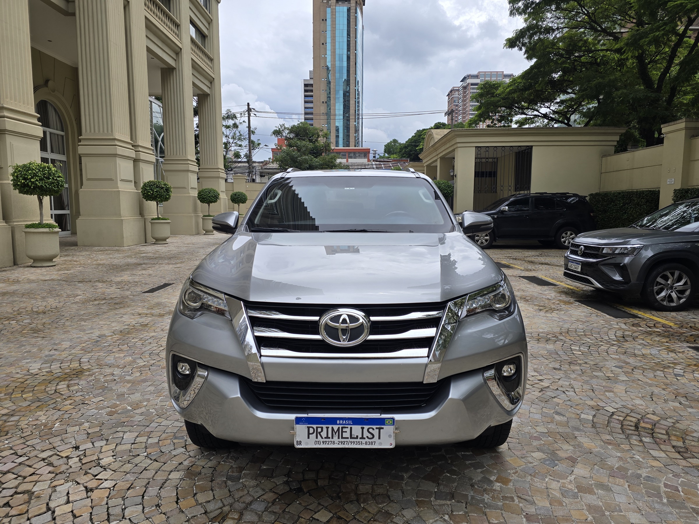 TOYOTA HILUX 2.8 SRX 4X4 7 LUGARES 16V TURBO INTERCOOLER DIESEL 4P AUTOMÁTICO