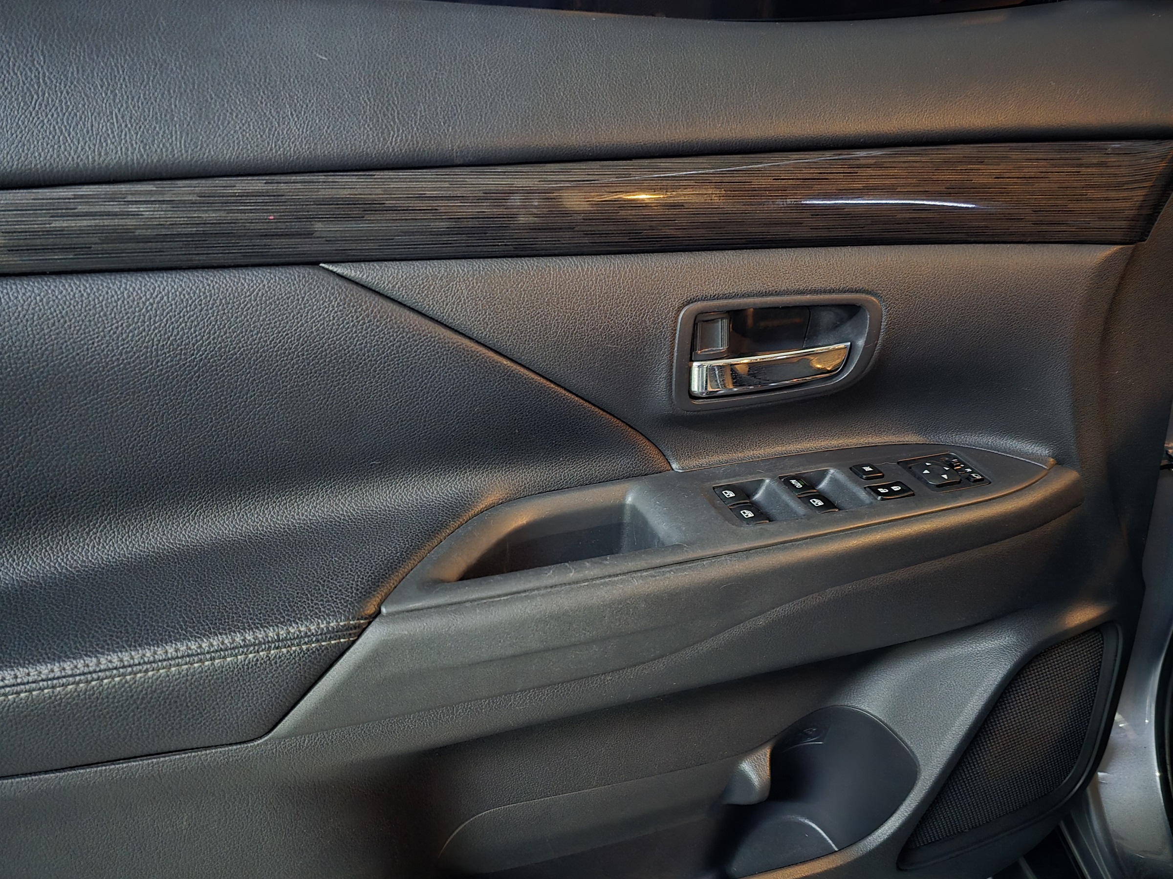 MITSUBISHI OUTLANDER 3.0 GT 4X4 V6 24V GASOLINA 4P AUTOMÁTICO