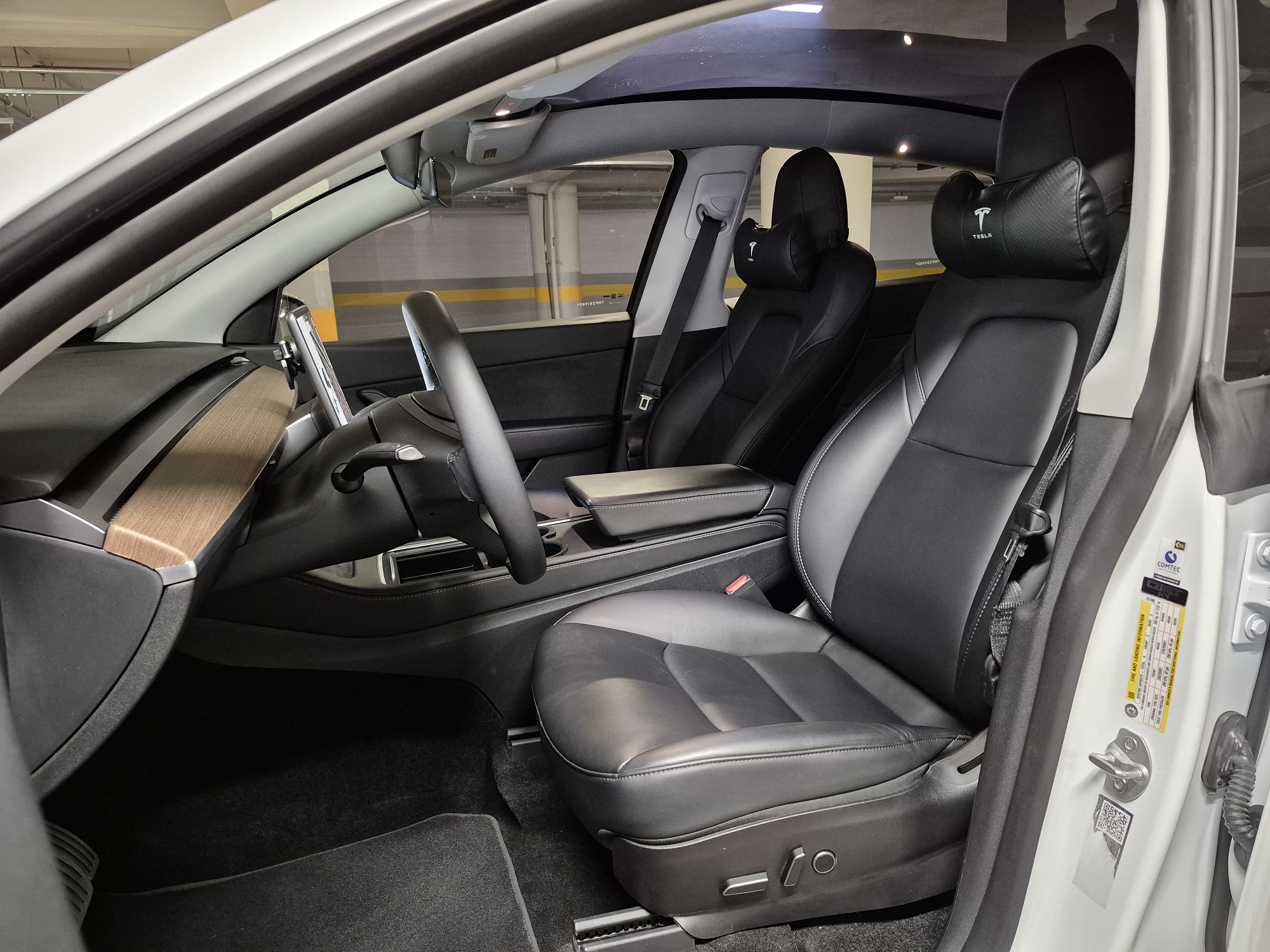 TESLA MODEL Y LONG RANGE PERFORMANCE AWD