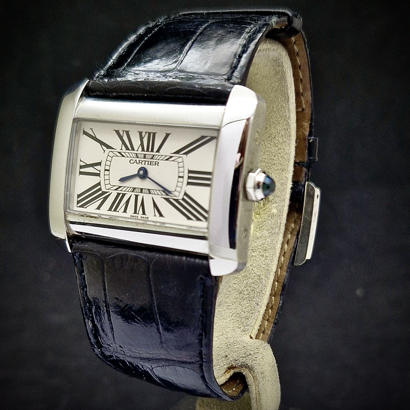 CARTIER TANK DIVAN