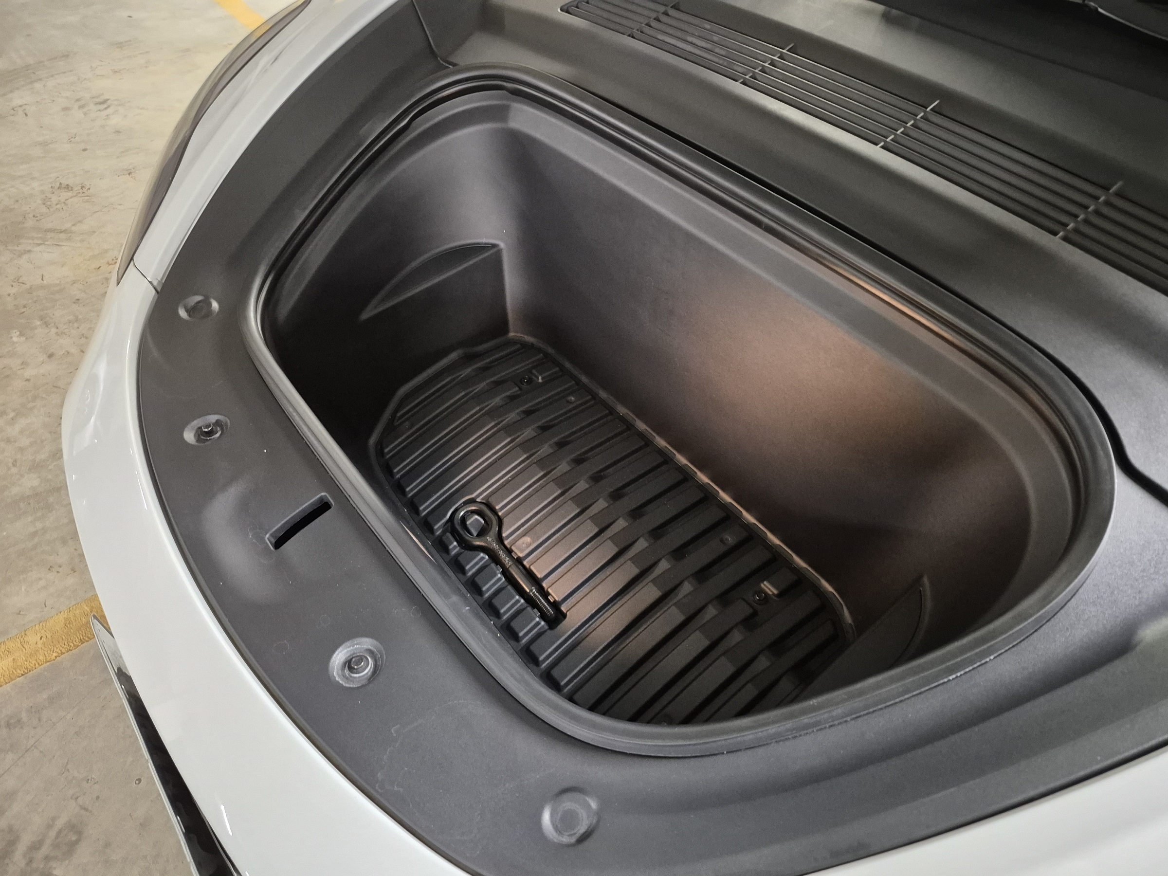 TESLA MODEL Y LONG RANGE PERFORMANCE AWD
