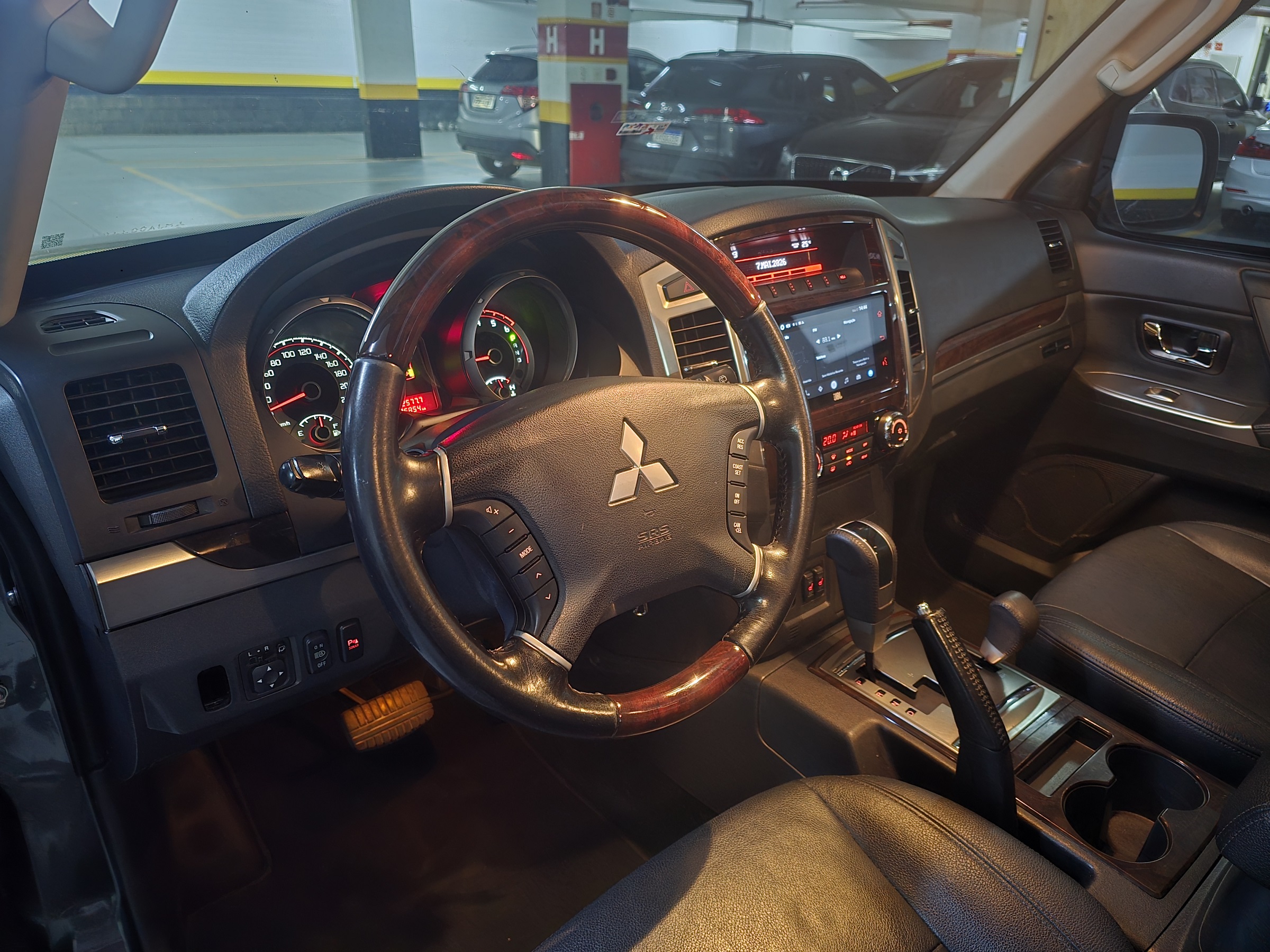 MITSUBISHI PAJERO 3.2 HPE 4X4 7 LUGARES 16V TURBO INTERCOOLER DIESEL 4P AUTOMÁTICO