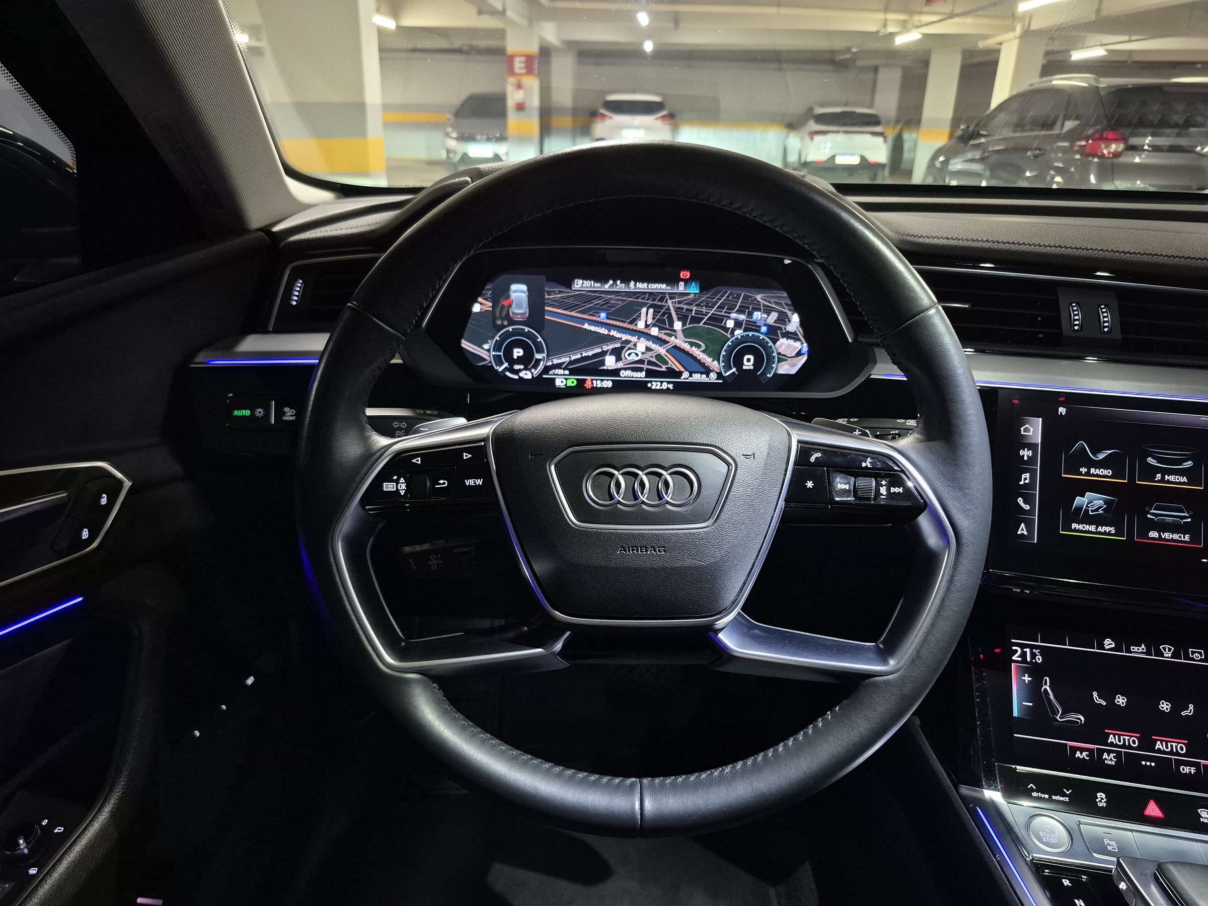 AUDI E-TRON ELÉTRICO PERFORMANCE QUATTRO