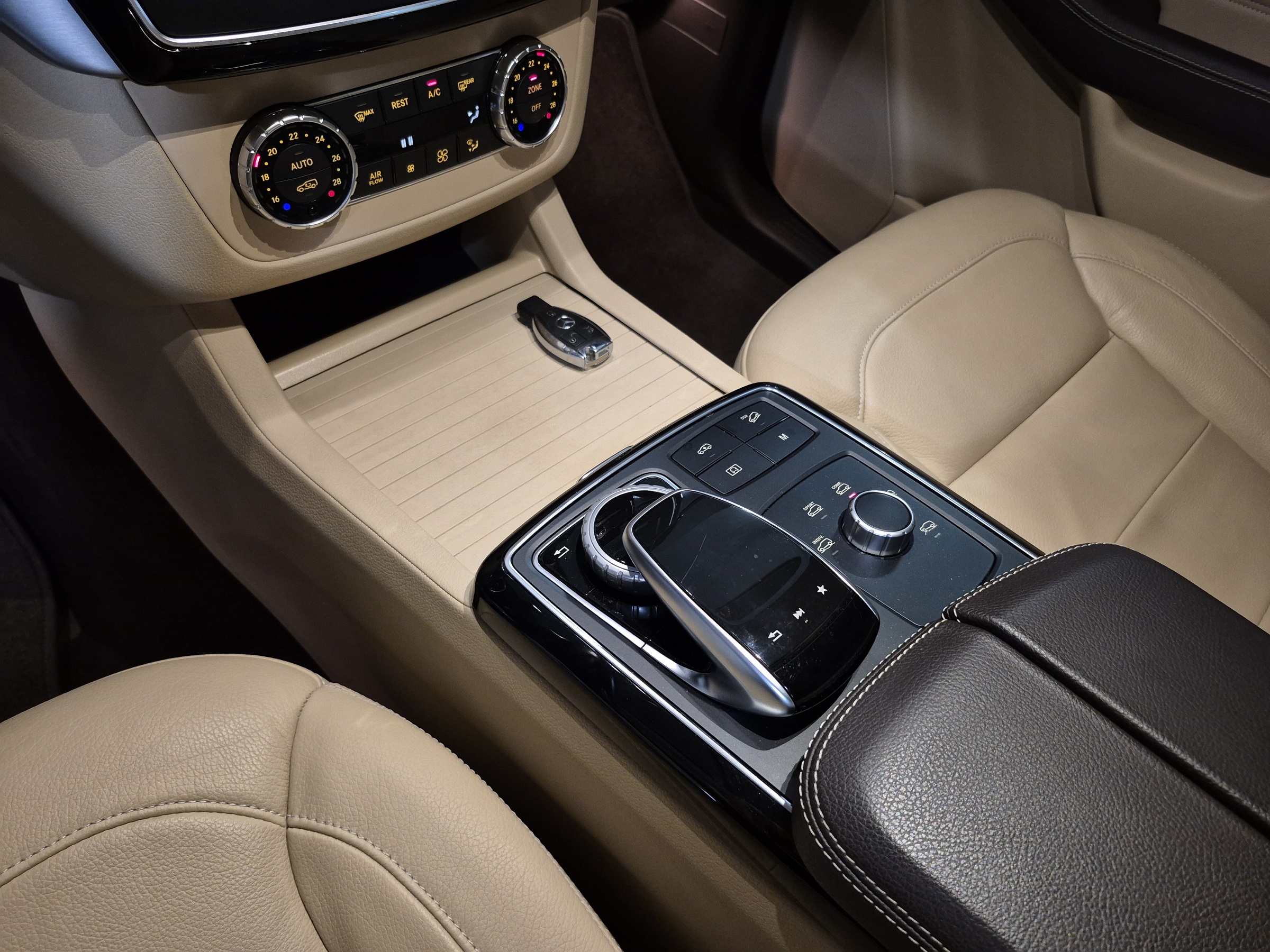 MERCEDES-BENZ GLS350 3.0 V6 BLUETEC DIESEL 4MATIC 9G-TRONIC