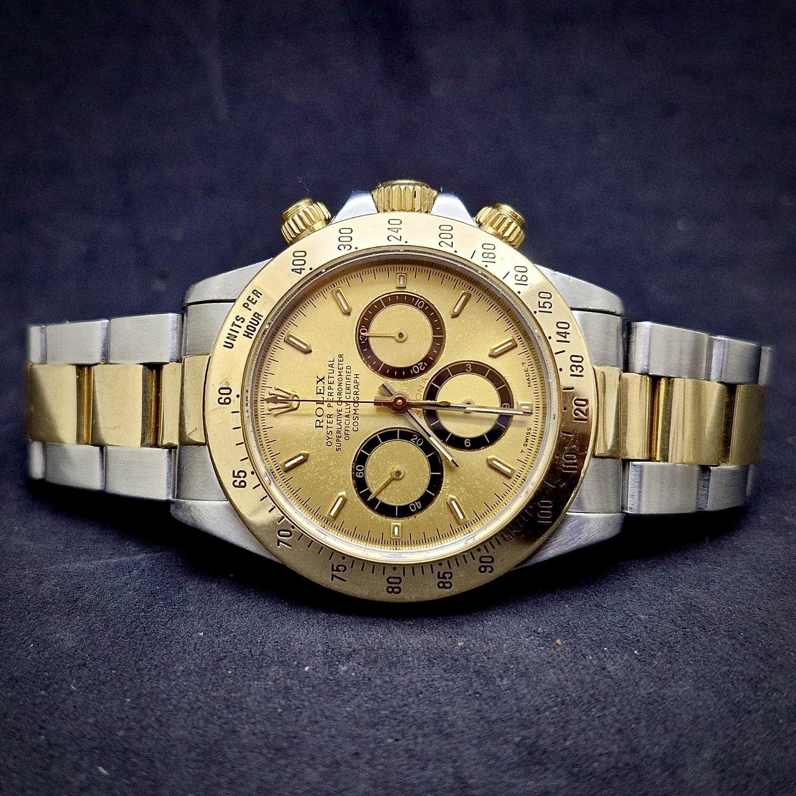 ROLEX COSMOGRAPH DAYTONA - GOLD & STEEL