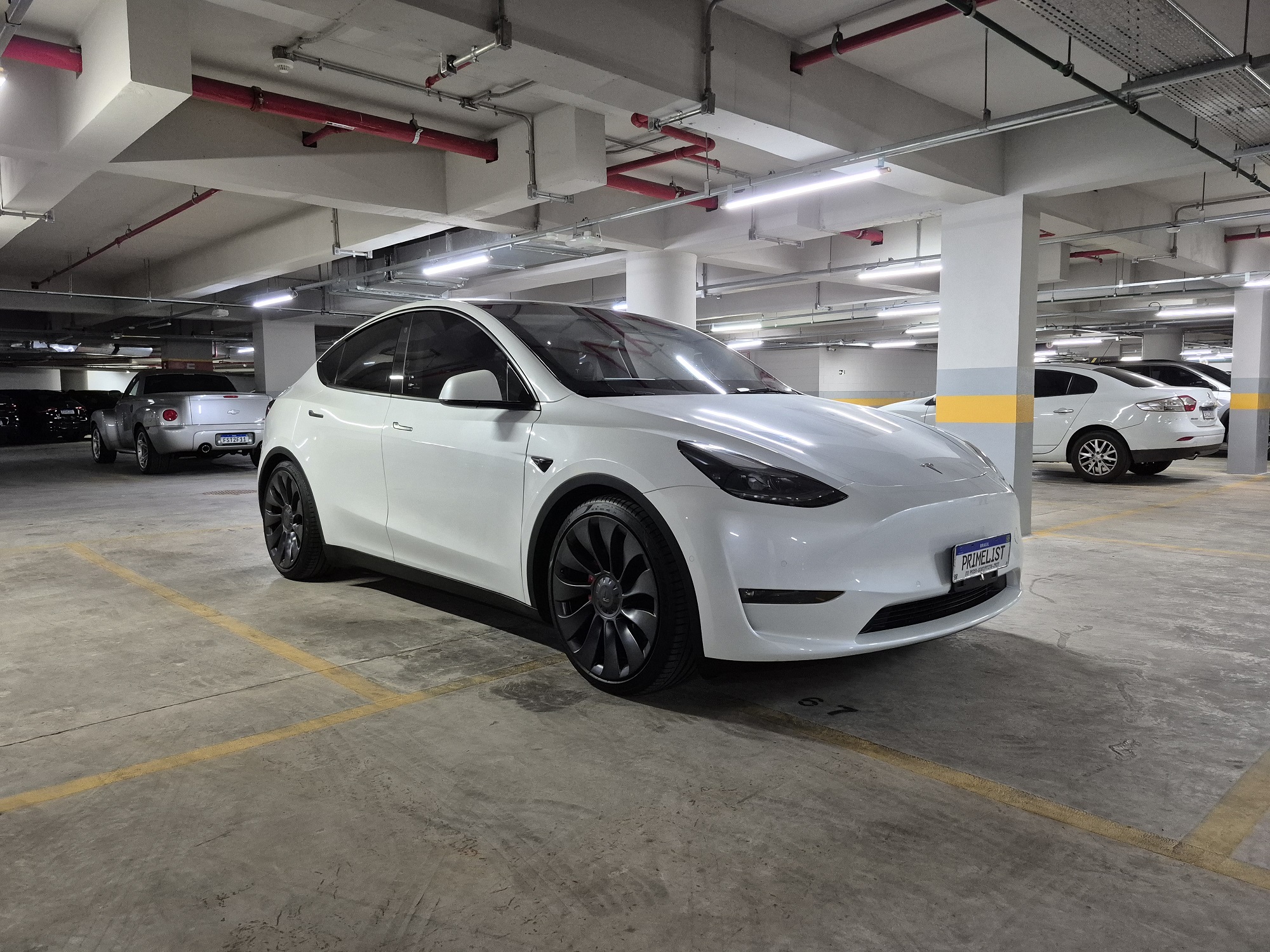 TESLA MODEL Y LONG RANGE PERFORMANCE AWD