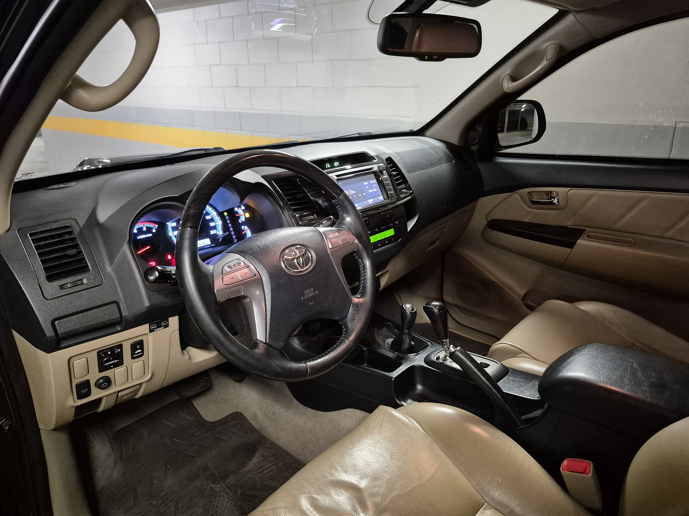 TOYOTA HILUX SW4 3.0 SRV 4X4 16V TURBO INTERCOOLER DIESEL 4P AUTOMÁTICO