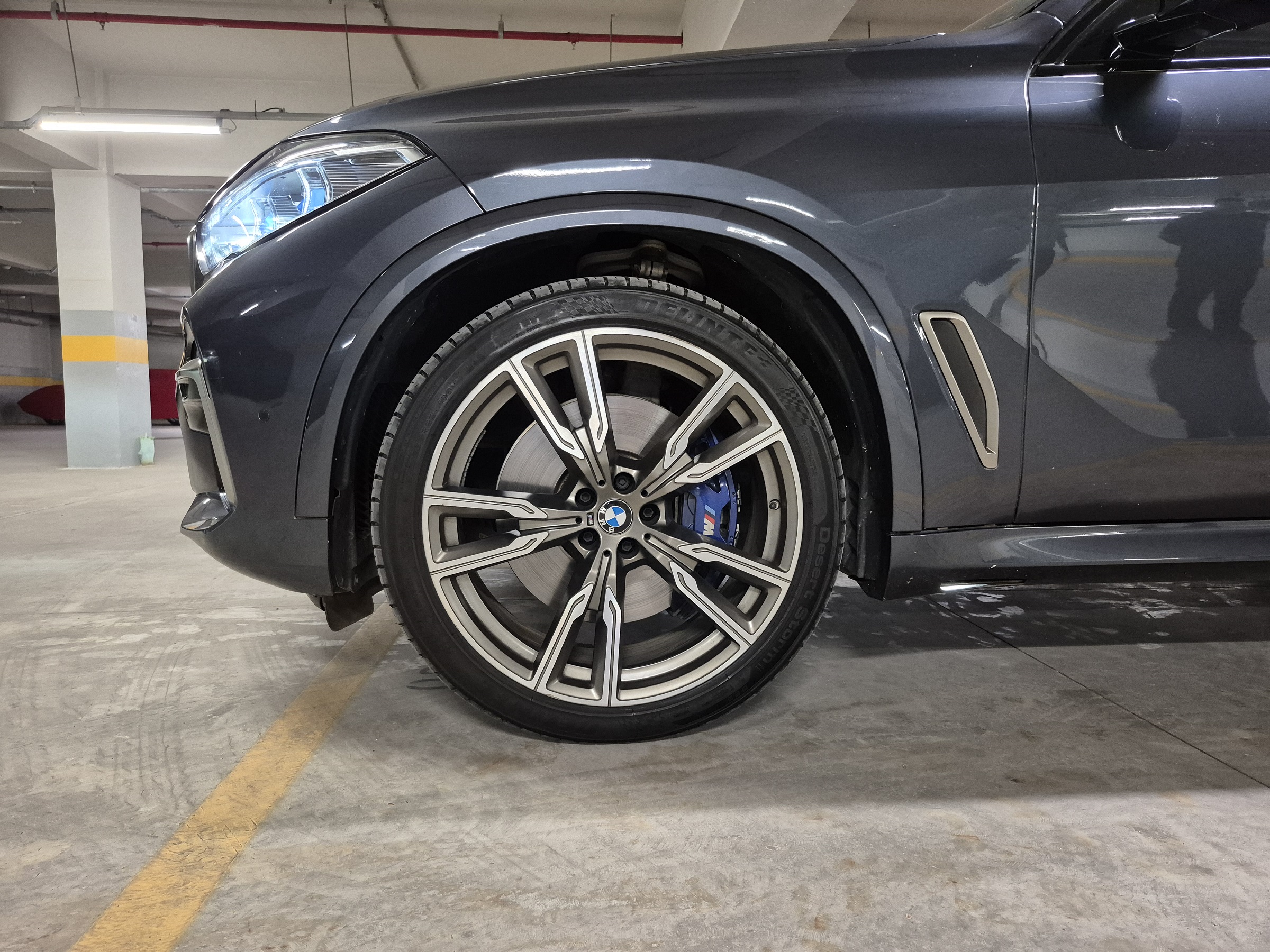 BMW X5 M50D