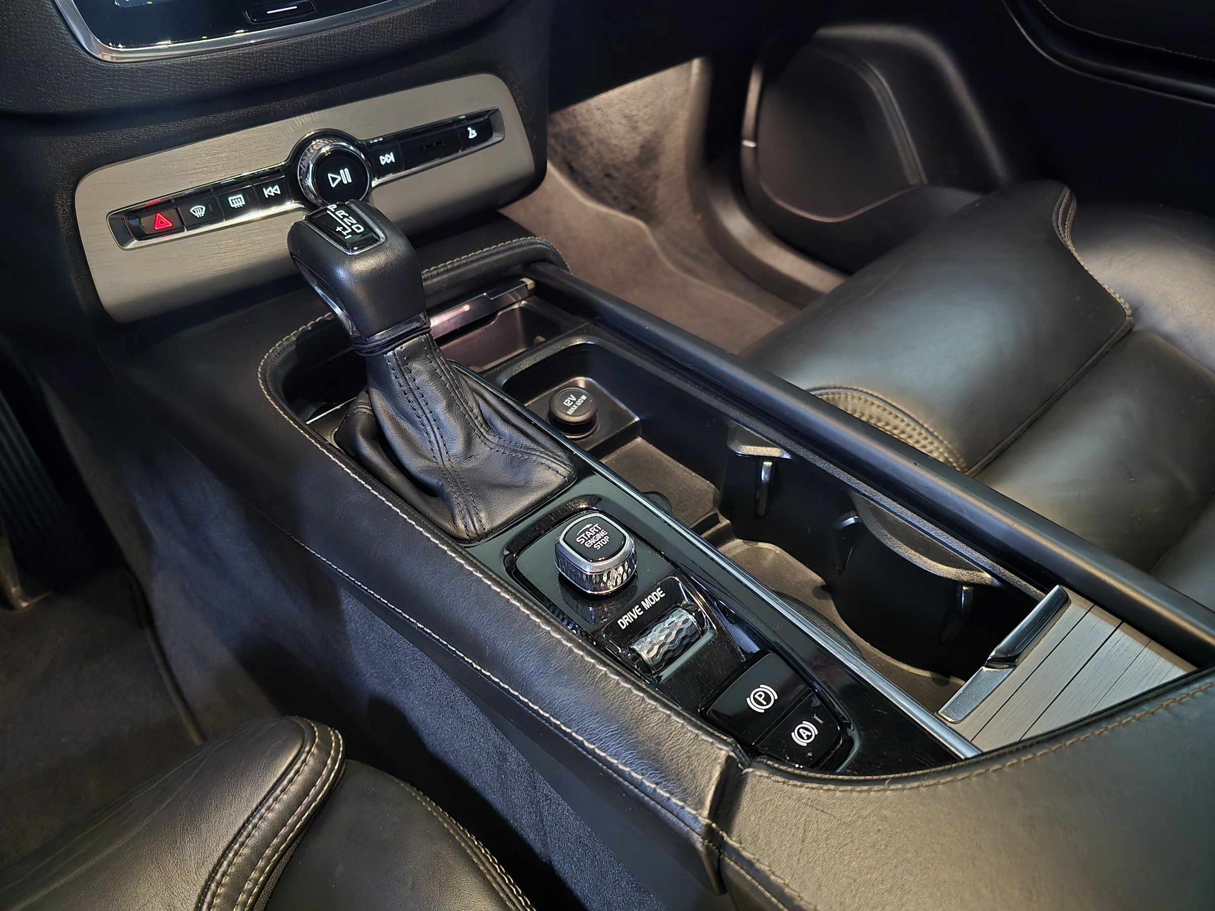 VOLVO XC90 2.0 T6 GASOLINA MOMENTUM AWD GEARTRONIC