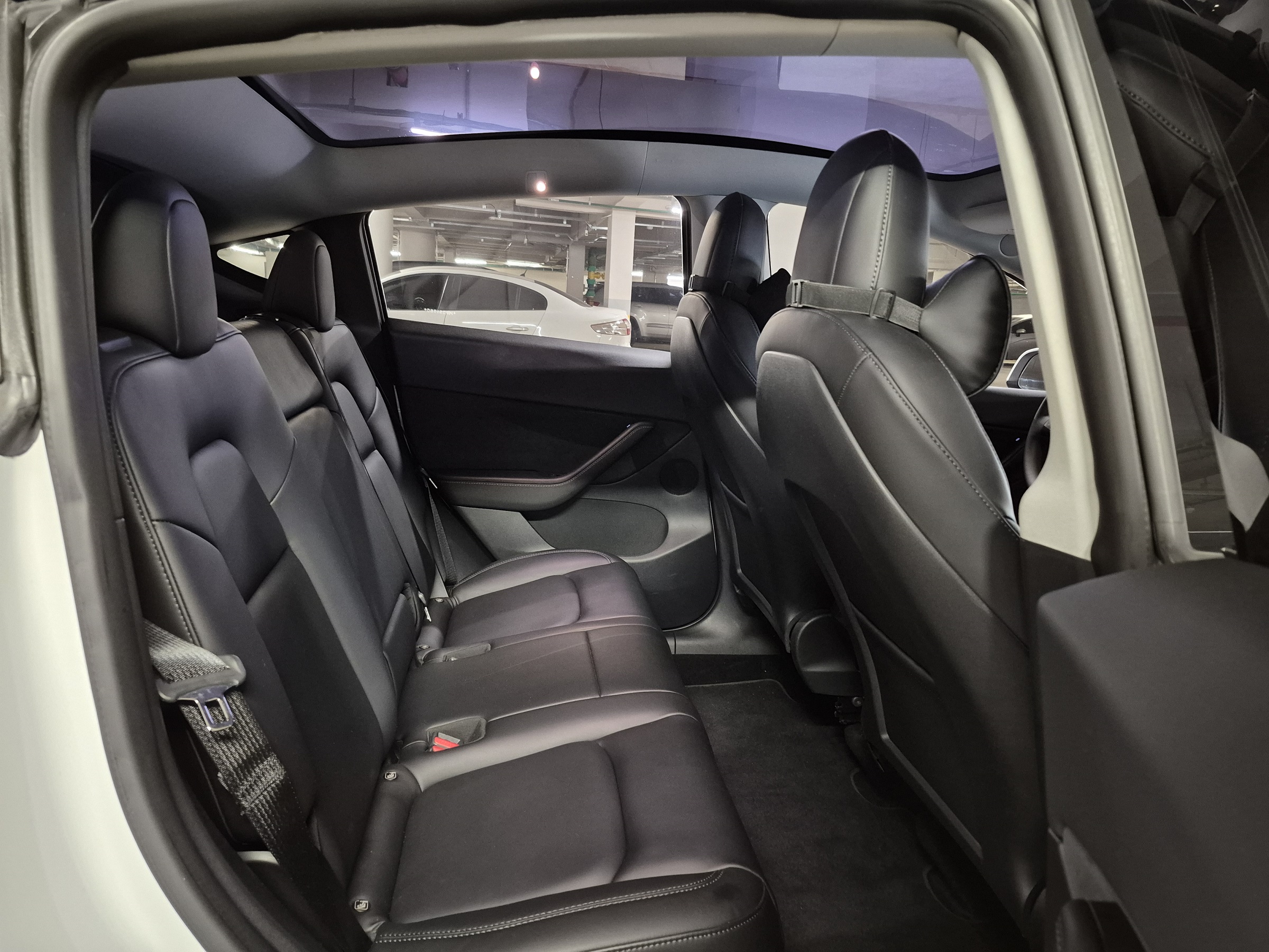 TESLA MODEL Y LONG RANGE PERFORMANCE AWD
