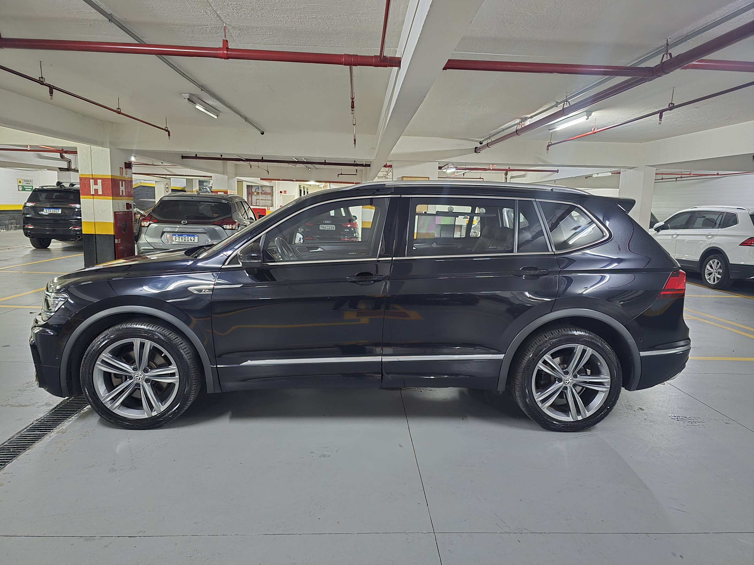 VOLKSWAGEN TIGUAN 2.0 350 TSI GASOLINA ALLSPACE R-LINE 4MOTION DSG