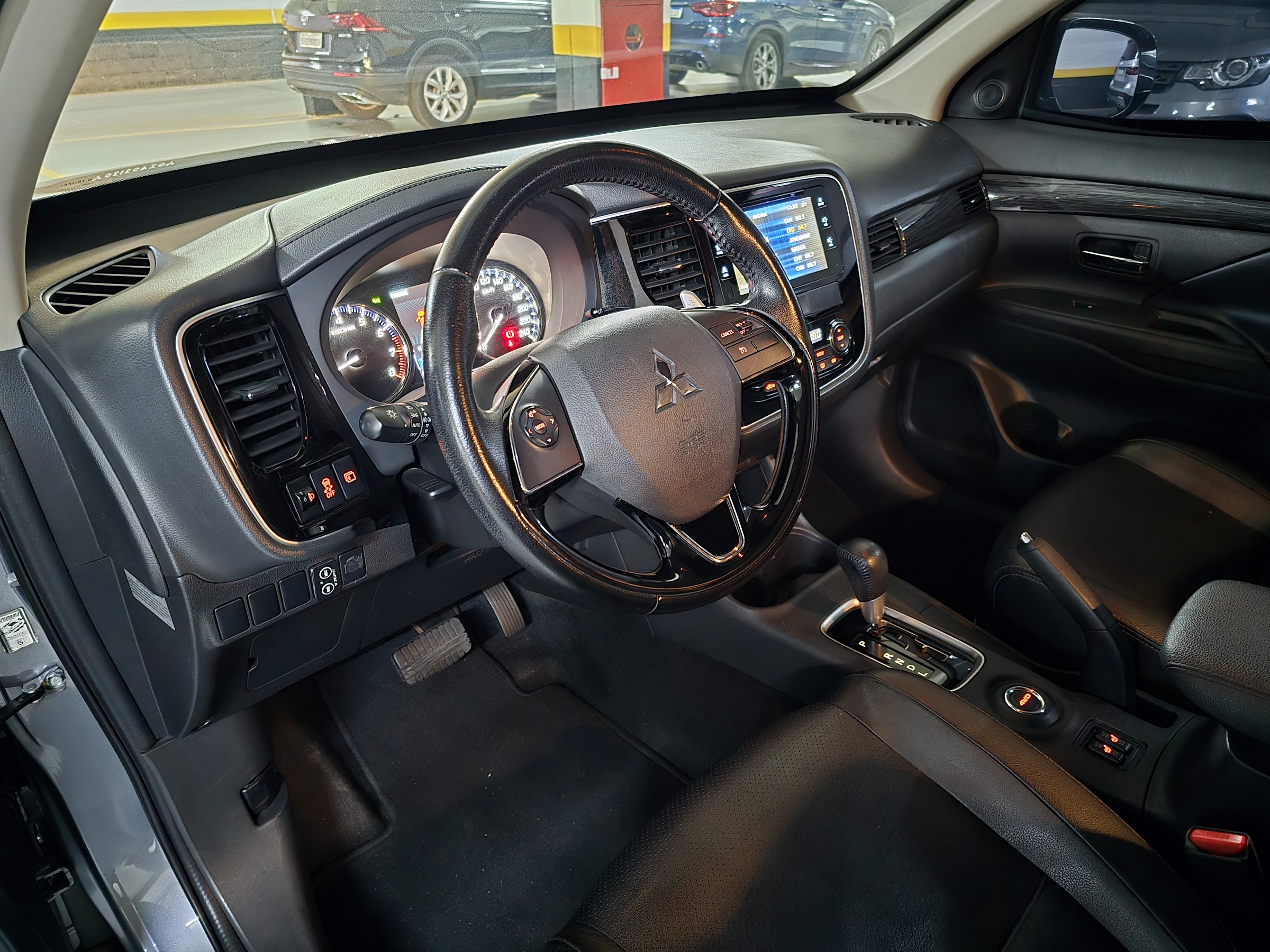 MITSUBISHI OUTLANDER 3.0 GT 4X4 V6 24V GASOLINA 4P AUTOMÁTICO