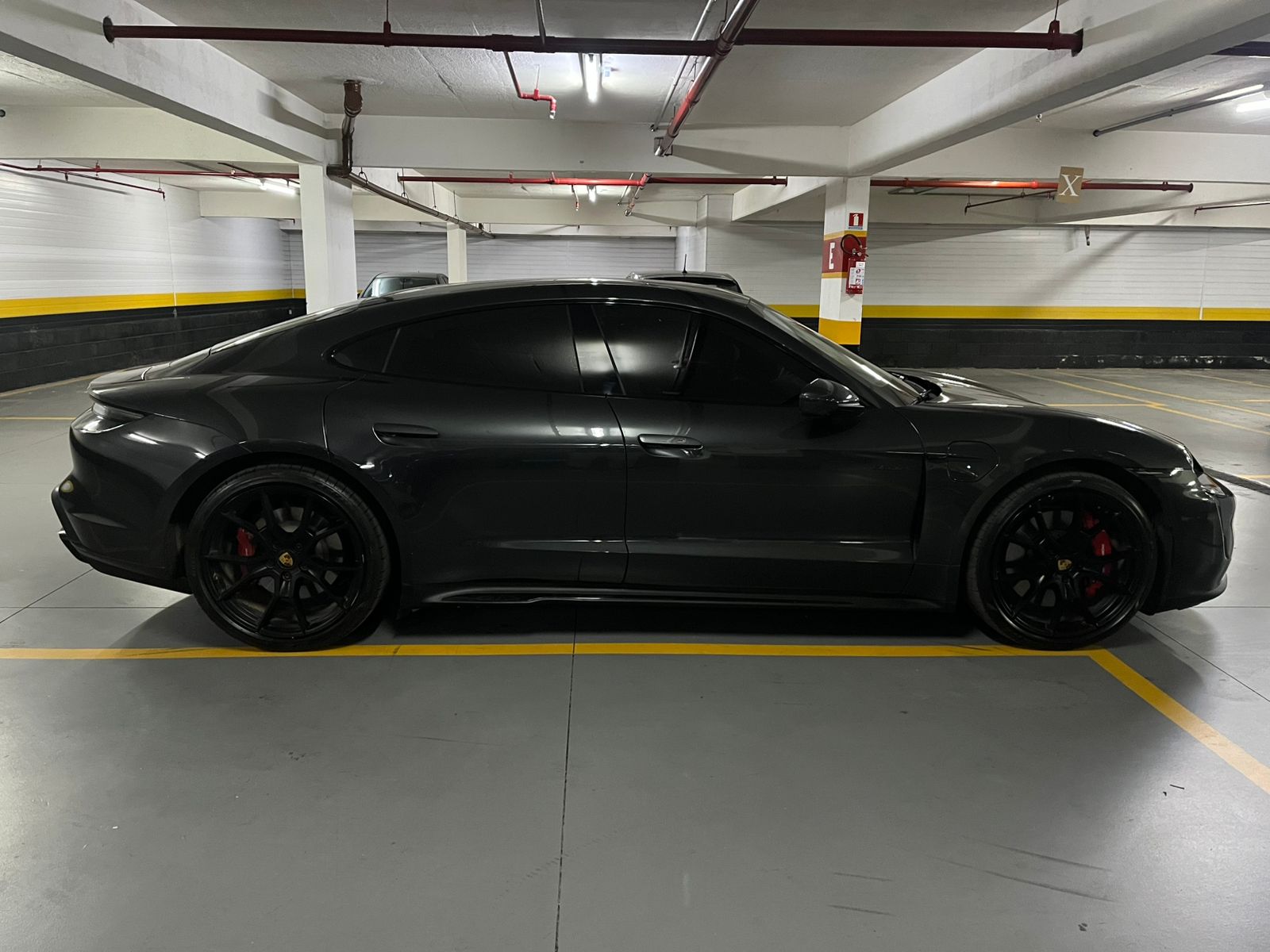 PORSCHE 4 GTS ELÉTRICO