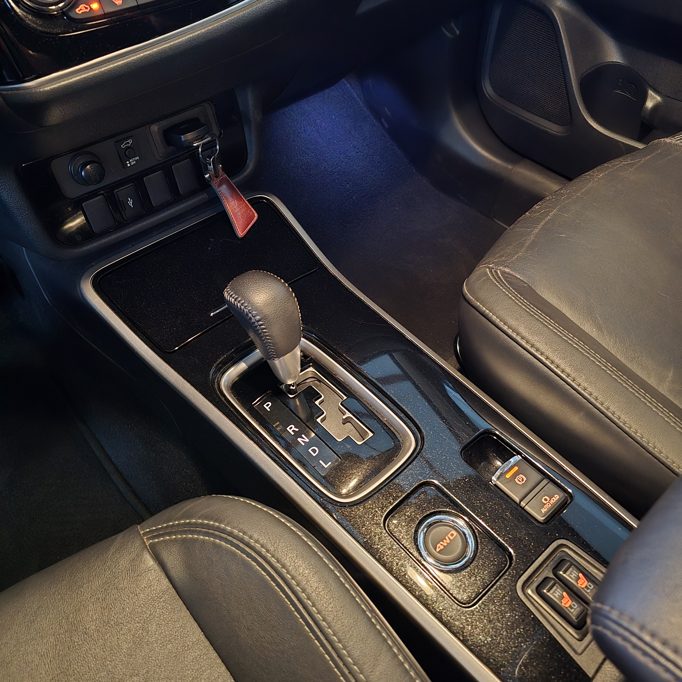 MITSUBISHI OUTLANDER 3.0 MIVEC V6 GASOLINA HPE-S AWD AUTOMÁTICO